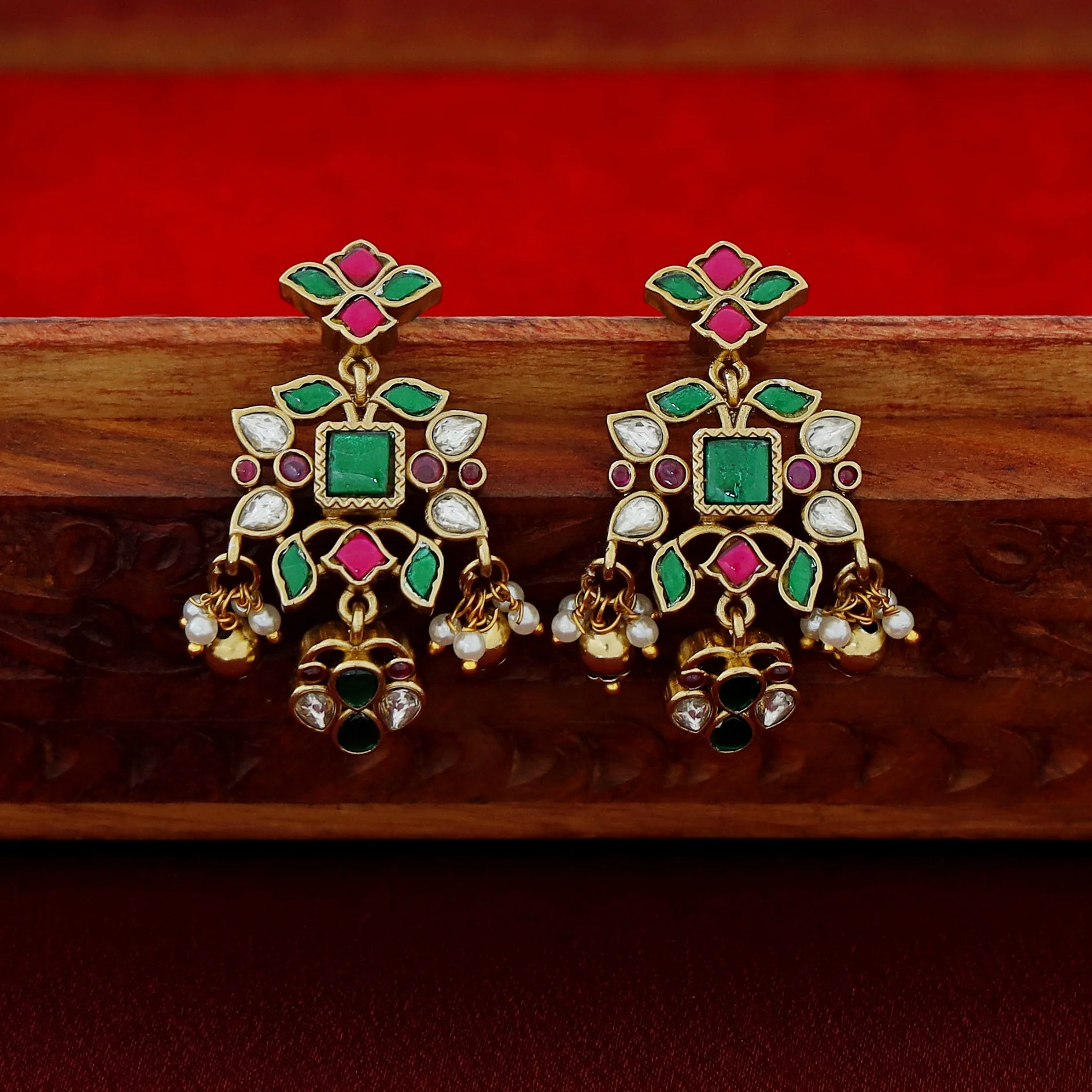 Premium Gaurika Jadau Kundan Short Neckpiece/Choker With Earring - Image 7