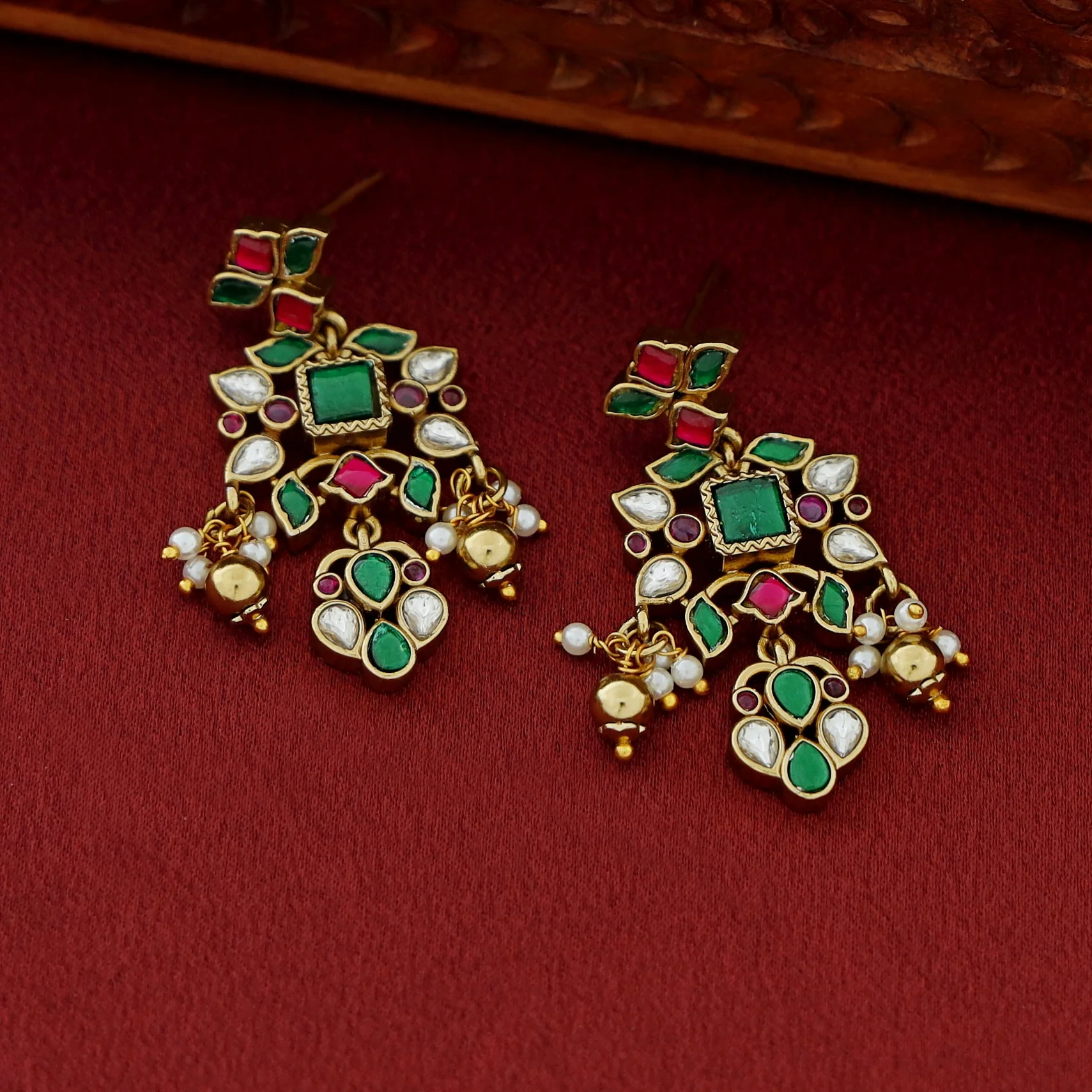 Premium Gaurika Jadau Kundan Short Neckpiece/Choker With Earring - Image 8