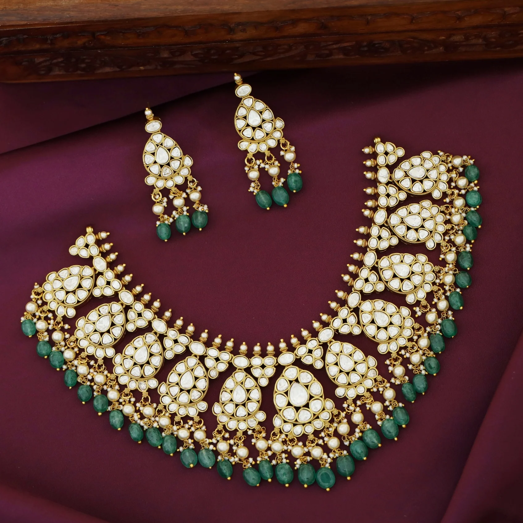 Premium Kundan Pearl Beaded Bridal Short Neckpiece With Earring - Image 2