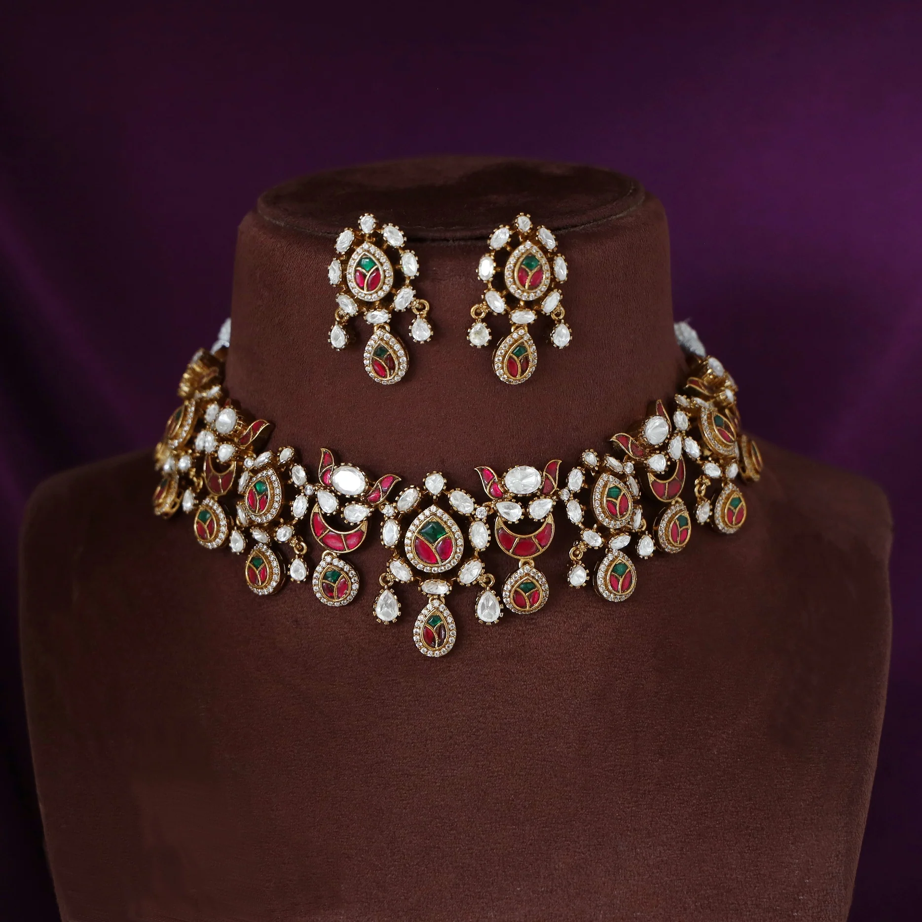 Premium Jadau Kundan Half Moon Drop Short Neckpiece With Earring - Image 3