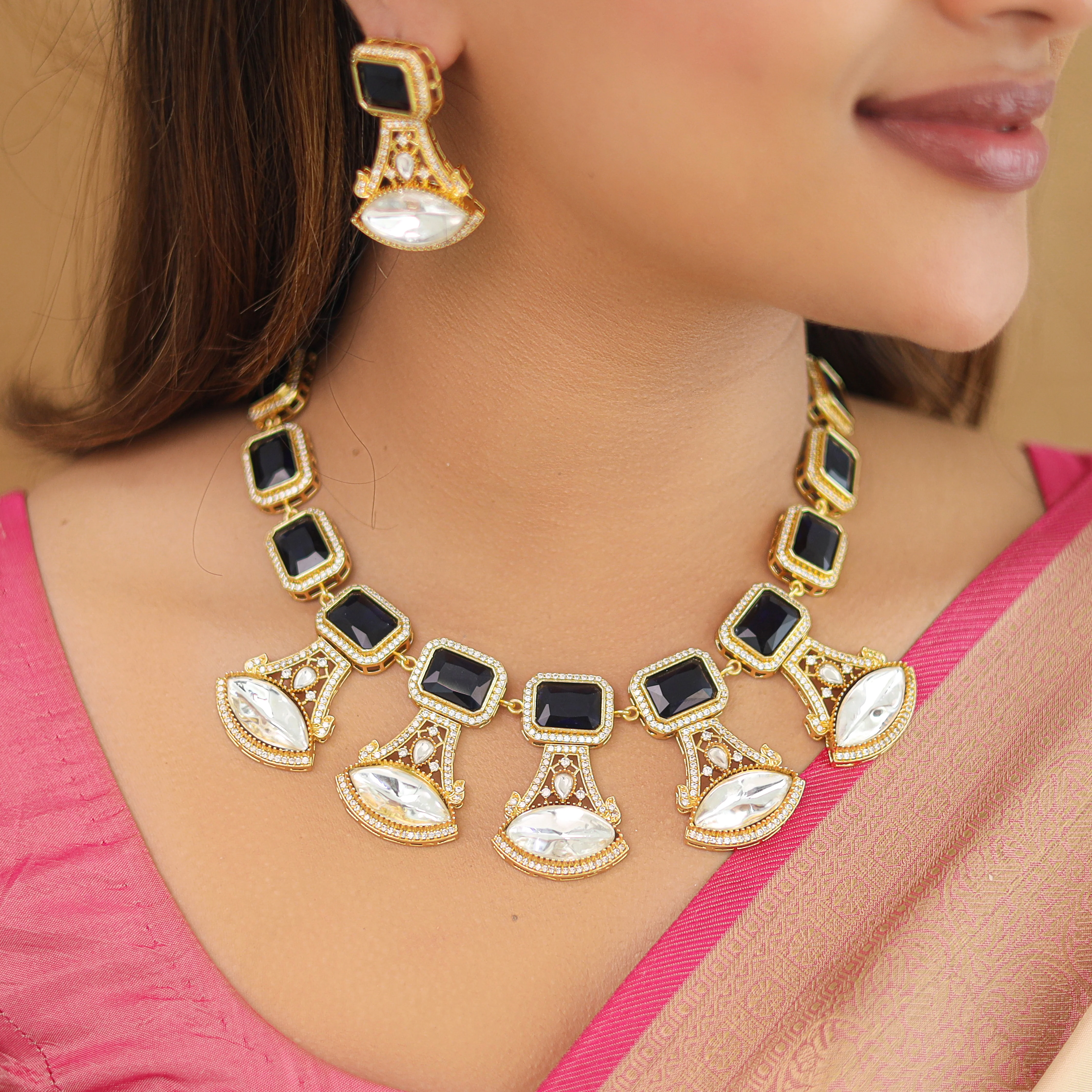 Premium Kundan Eye Shape Rectangle Glossy Short Neckpiece With Earring - Image 2