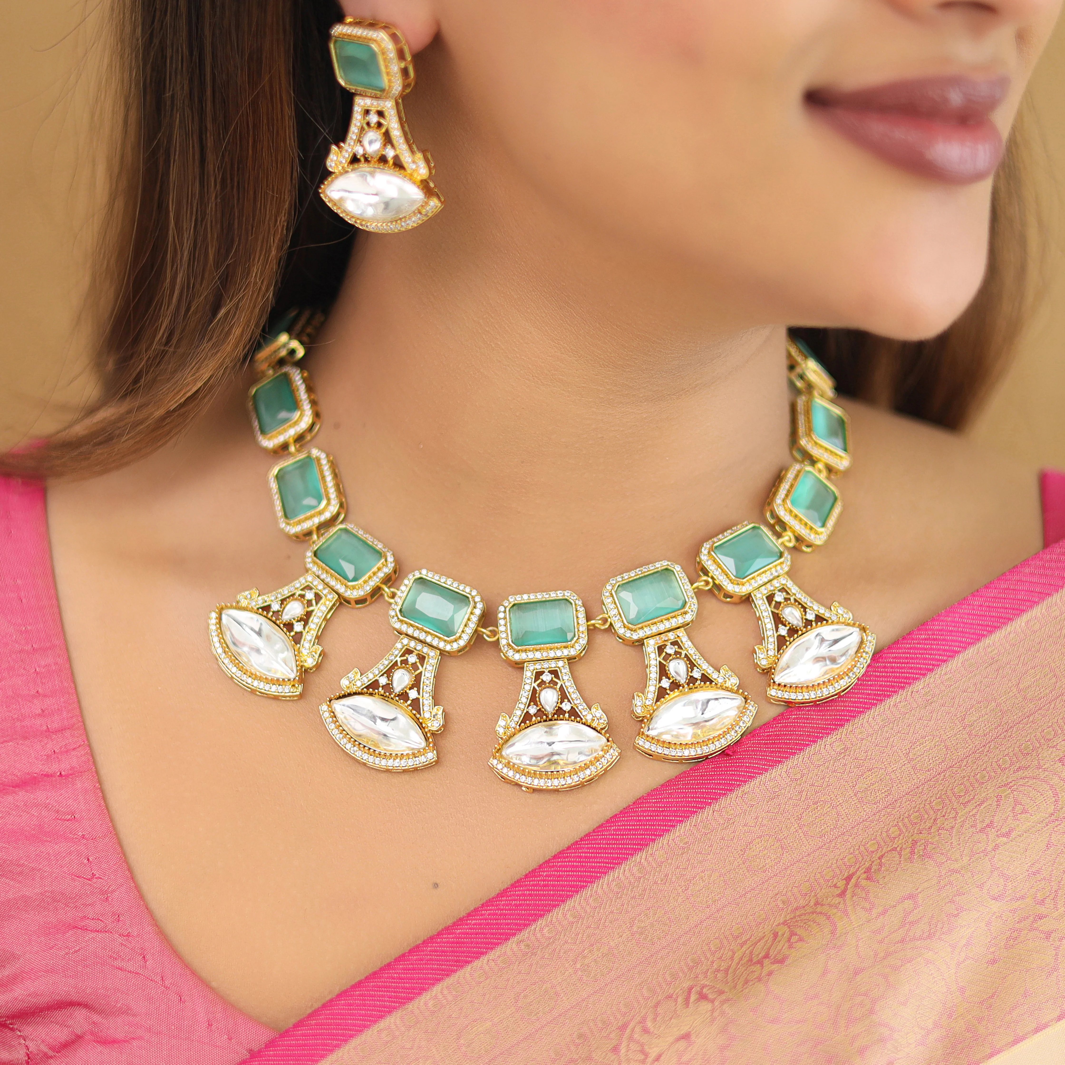 Premium Kundan Eye Shape Rectangle Glossy Short Neckpiece With Earring - Image 4