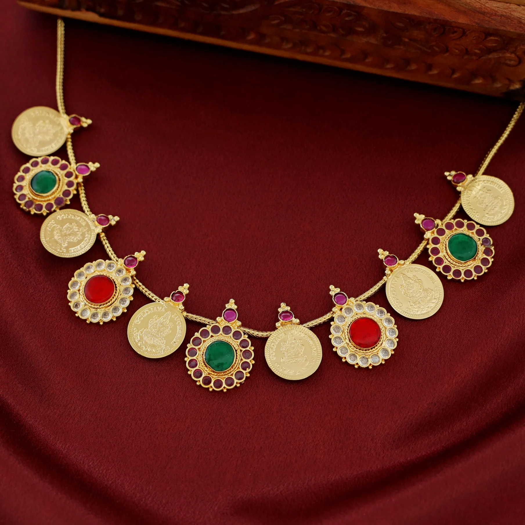 Premium Lohini Devi Kemp Stone Kashi Neckpiece - Image 5