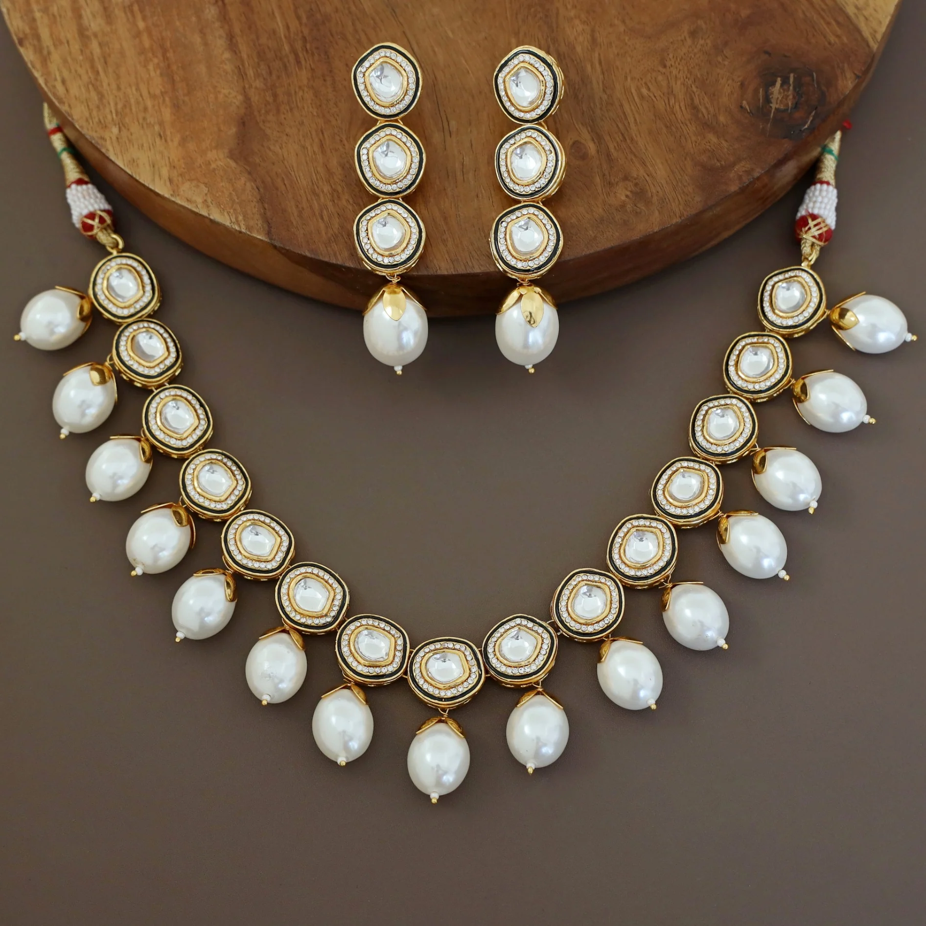 Premium Pearl Bishakha Kundan Neckpiece with Earring - Image 3