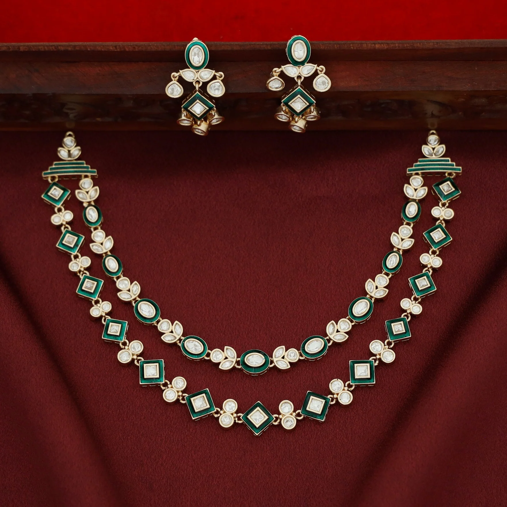 Premium Pragna Kundan 2 Layer Oval & Diamond Neckpiece With Earring - Image 2