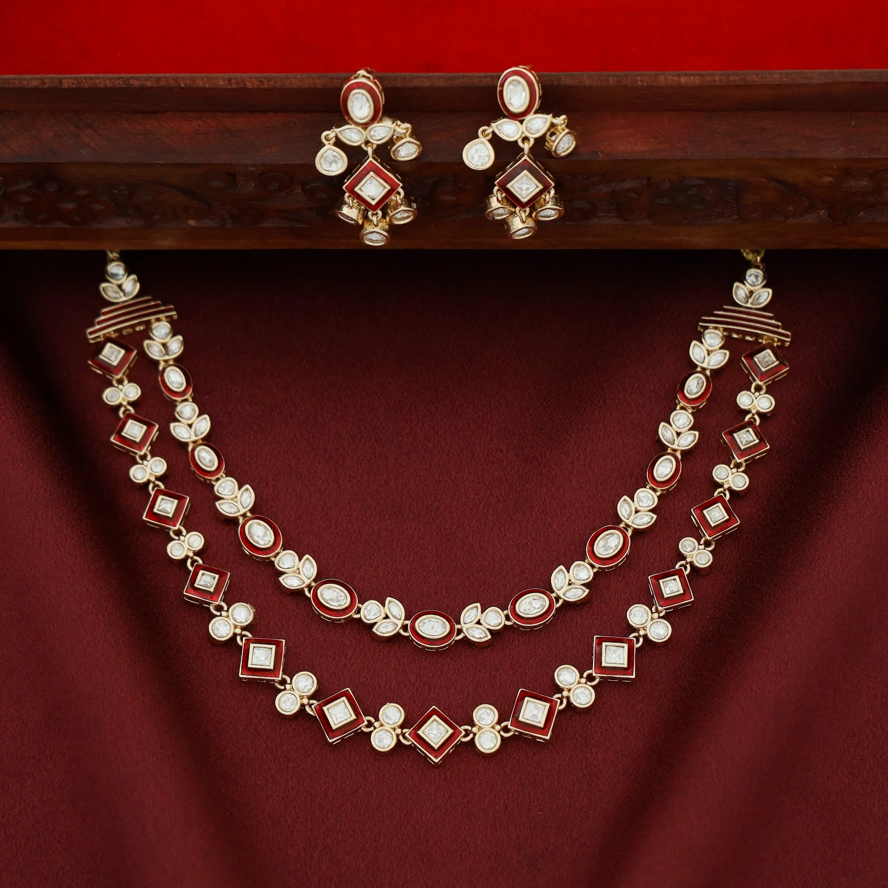 Premium Pragna Kundan 2 Layer Oval & Diamond Neckpiece With Earring - Image 3