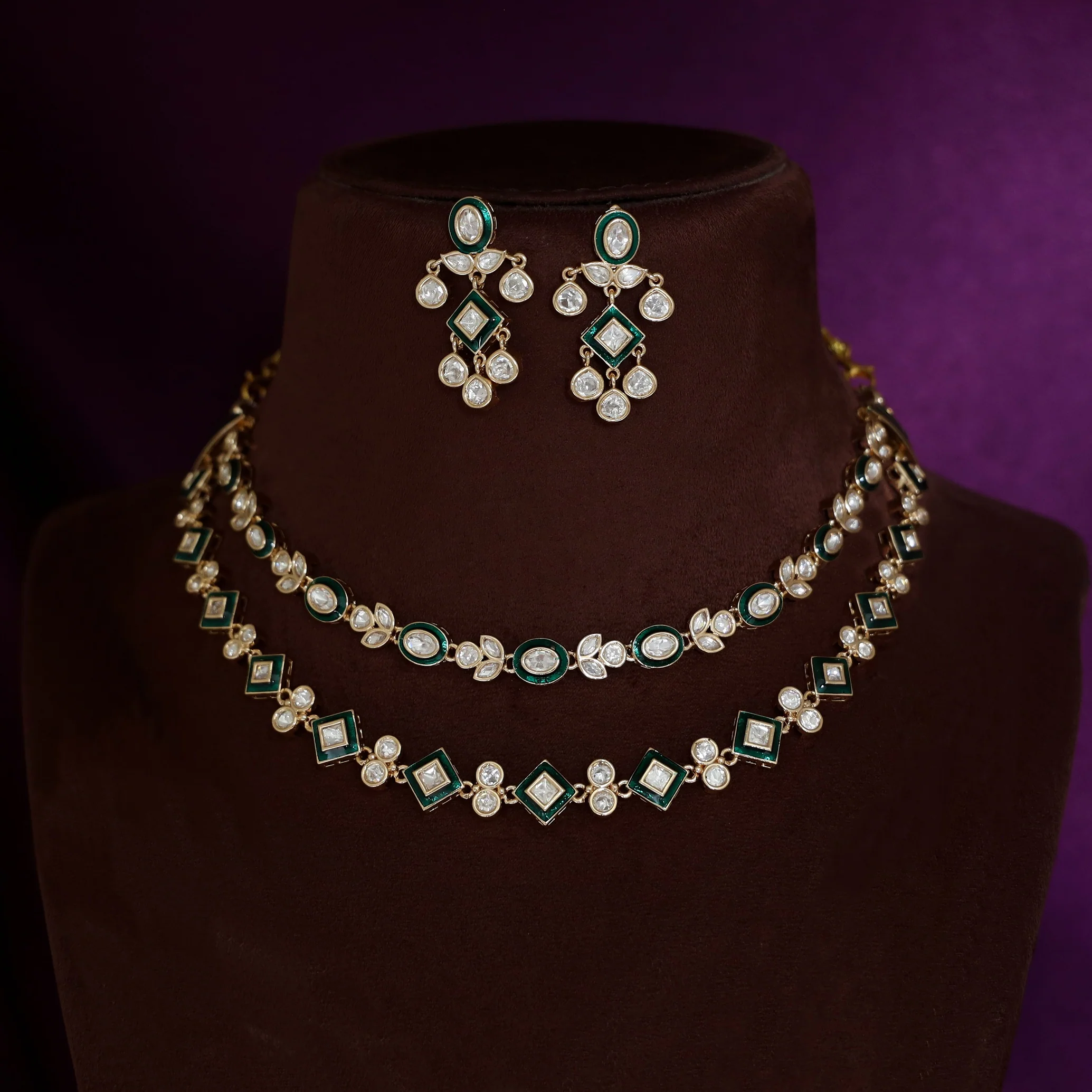 Premium Pragna Kundan 2 Layer Oval & Diamond Neckpiece With Earring - Image 4