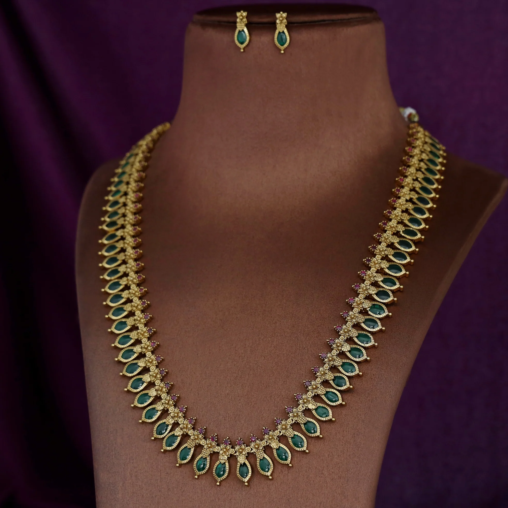 Premium Nagapadam Palakka Long Neckpiece With Earring - Image 2