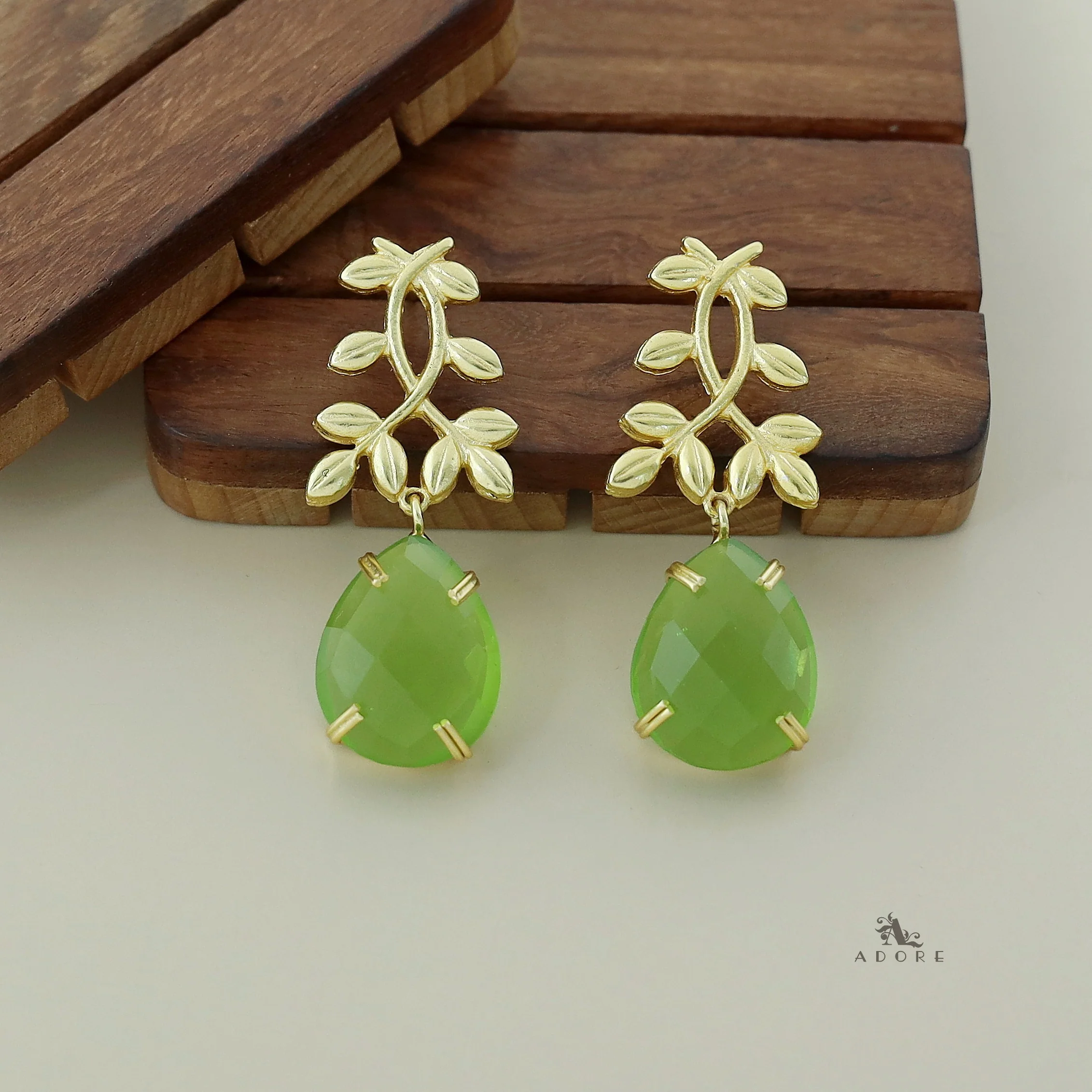 Premium Stone Leaf Claw Earrings - Image 21