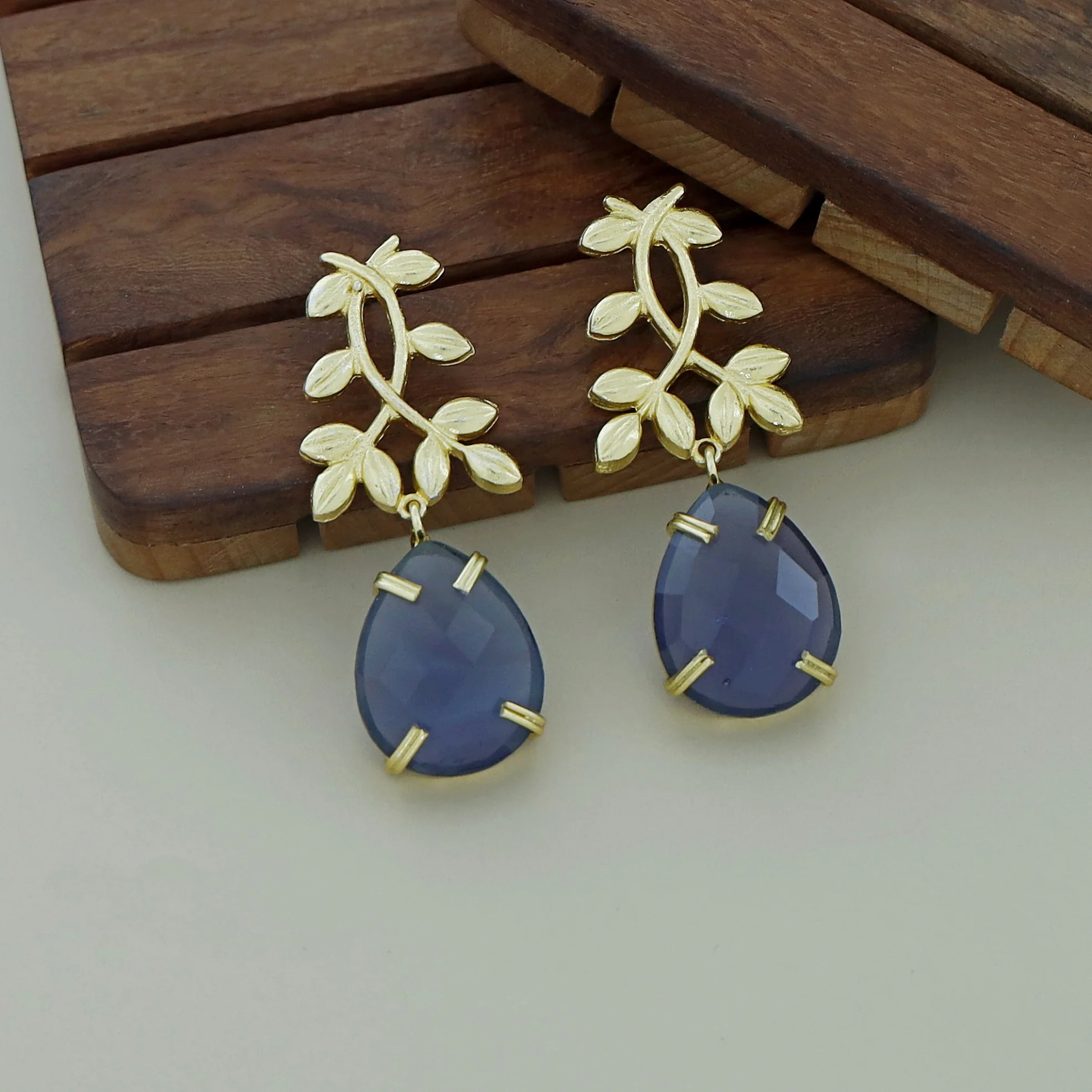 Premium Stone Leaf Claw Earrings - Image 23
