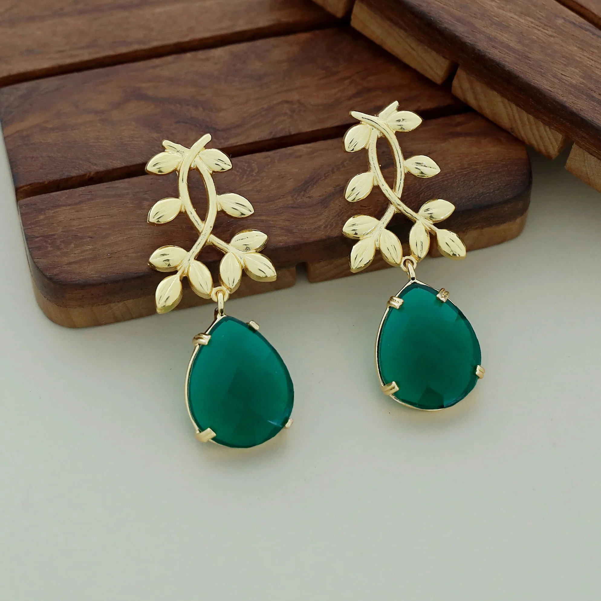 Premium Stone Leaf Claw Earrings - Image 26