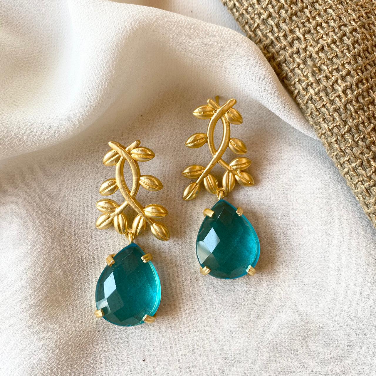 Premium Stone Leaf Claw Earrings - Image 9