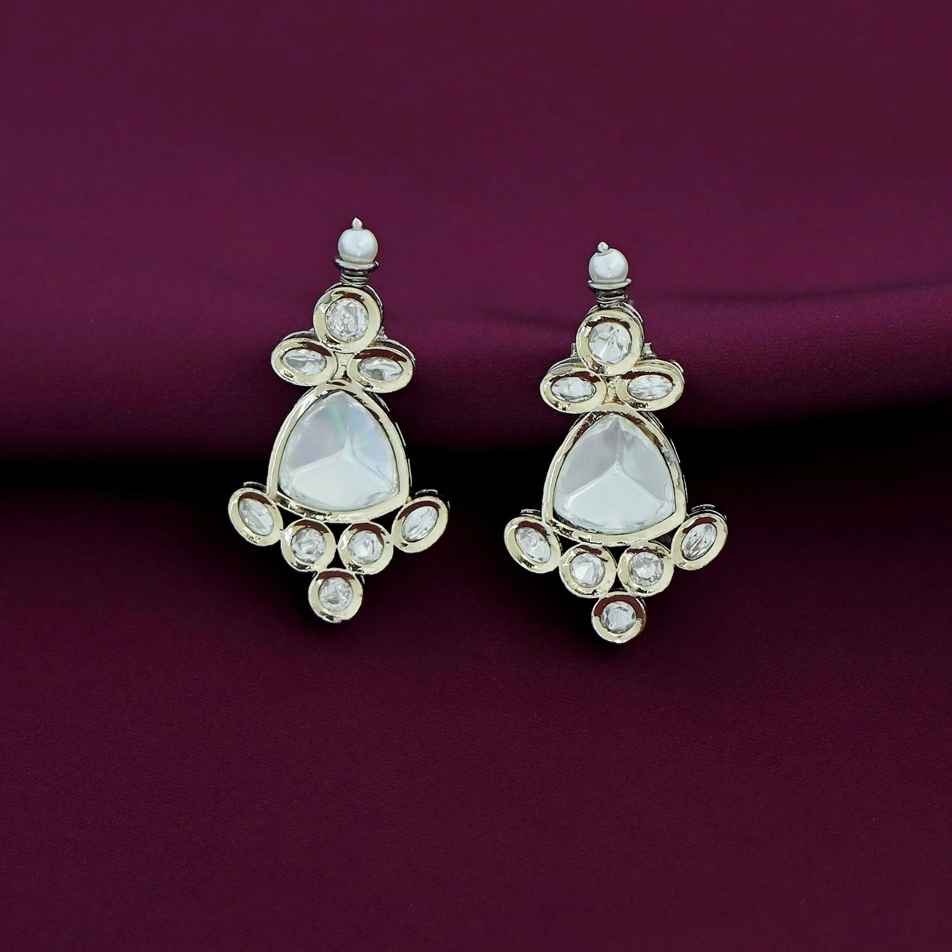Premuim Hanithra Kundan Pearl Short Neckpiece With Earring - Image 5