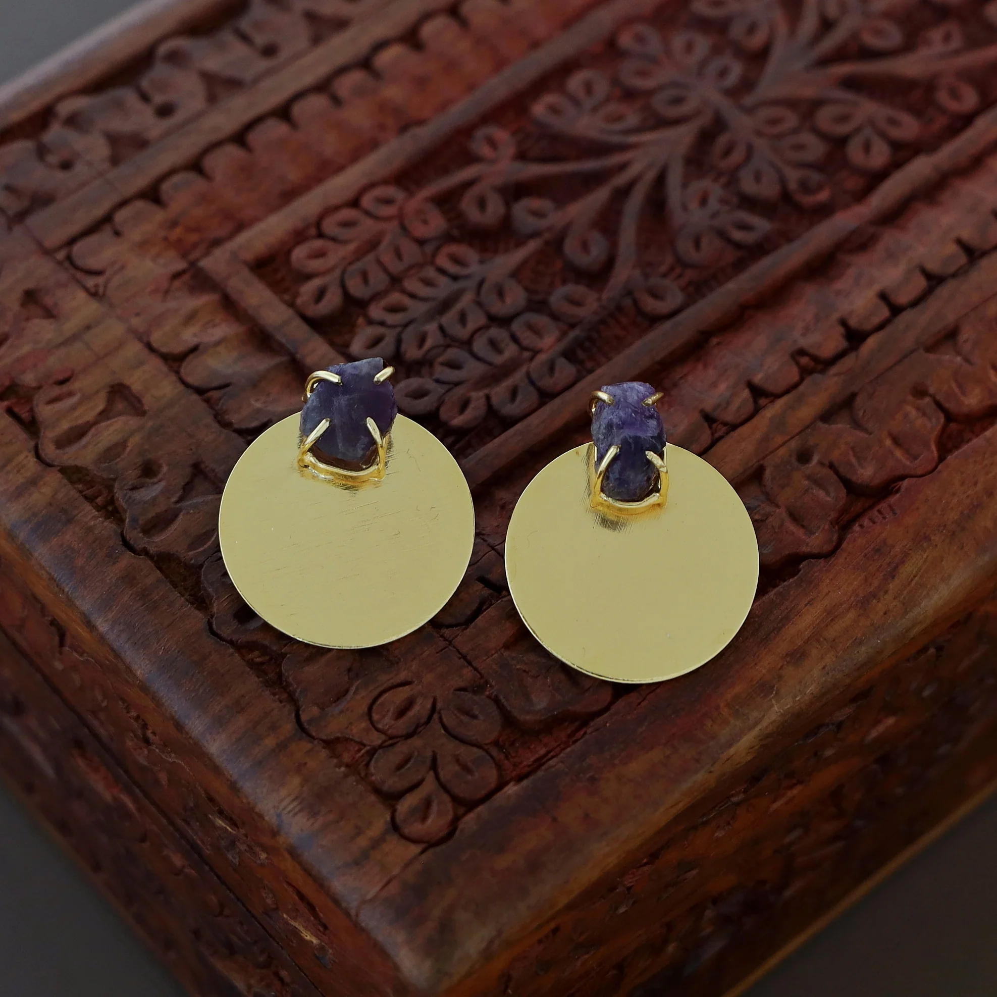 Priscilla Golden Circle Claw Raw Stone Earring - Image 5