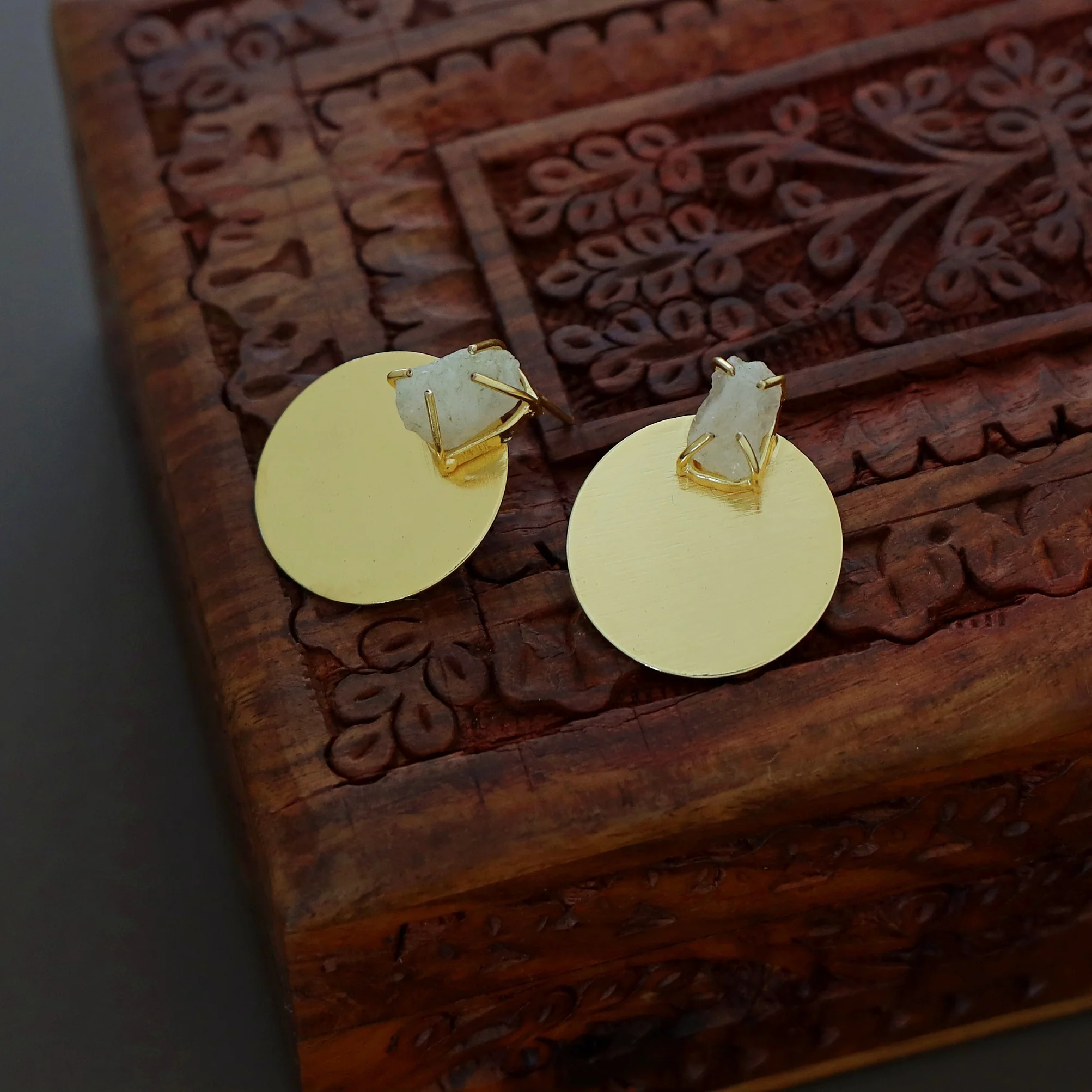 Priscilla Golden Circle Claw Raw Stone Earring - Image 9