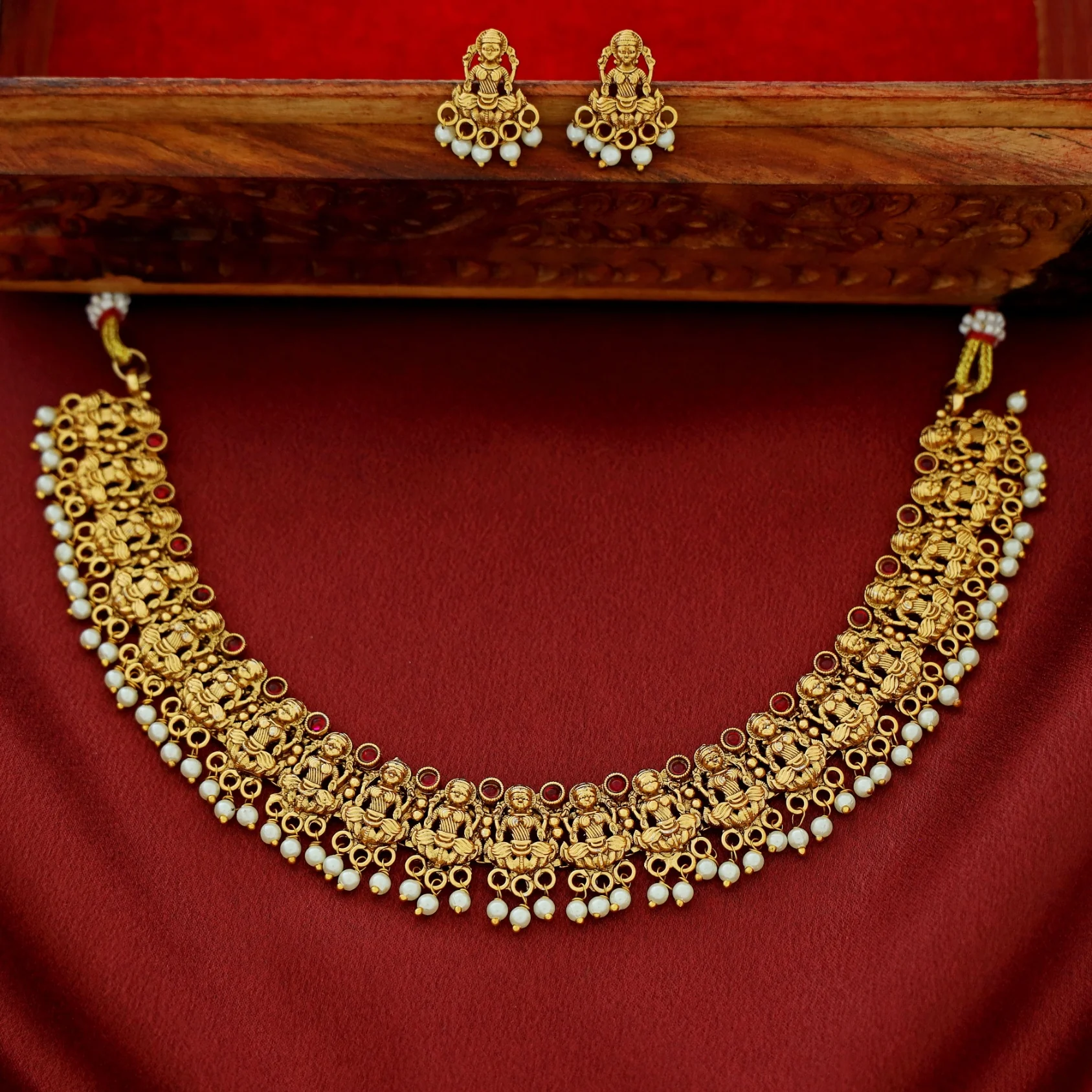 Prisha Devi Pearl Short Neckpiece With Earring - Image 3