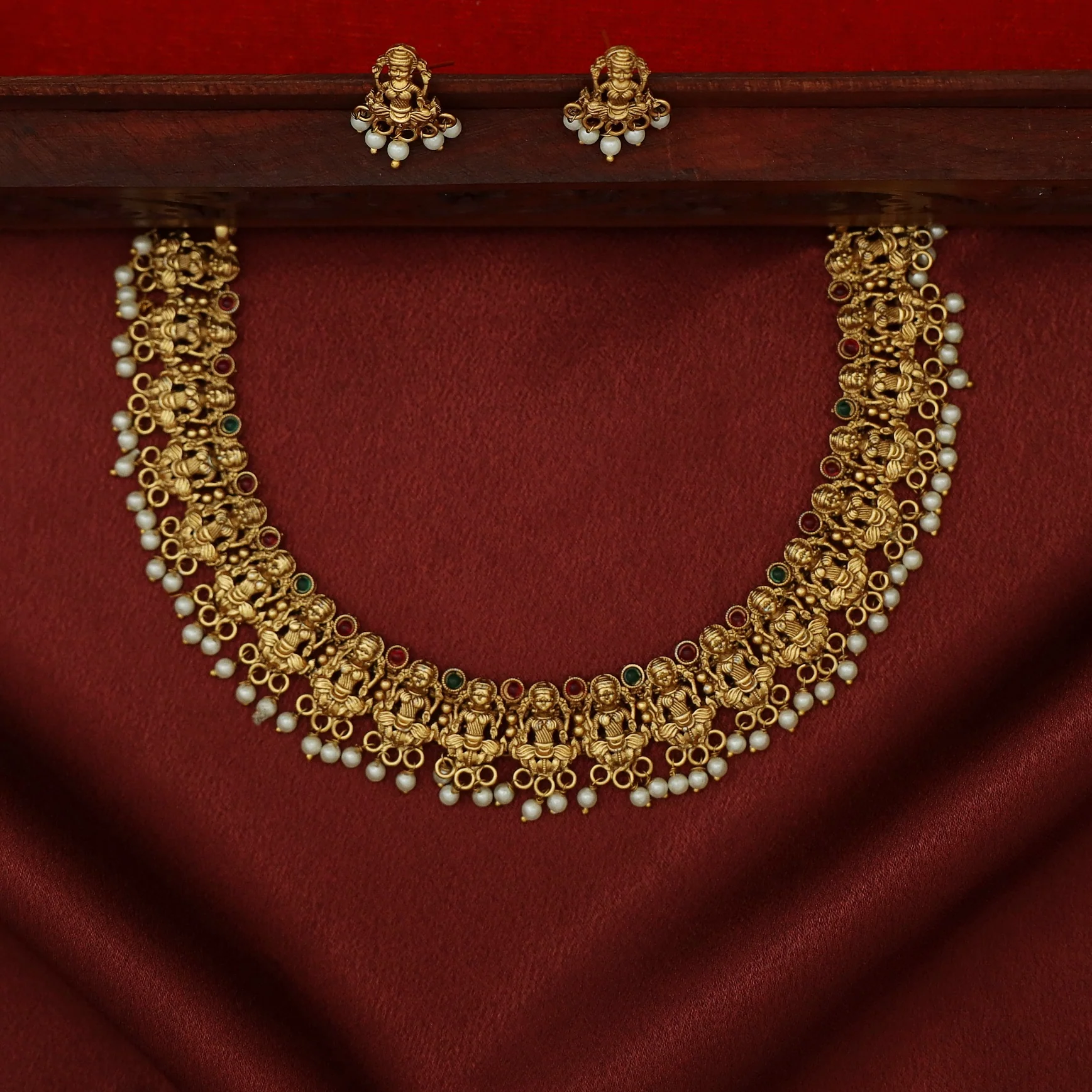 Prisha Devi Pearl Short Neckpiece With Earring - Image 7