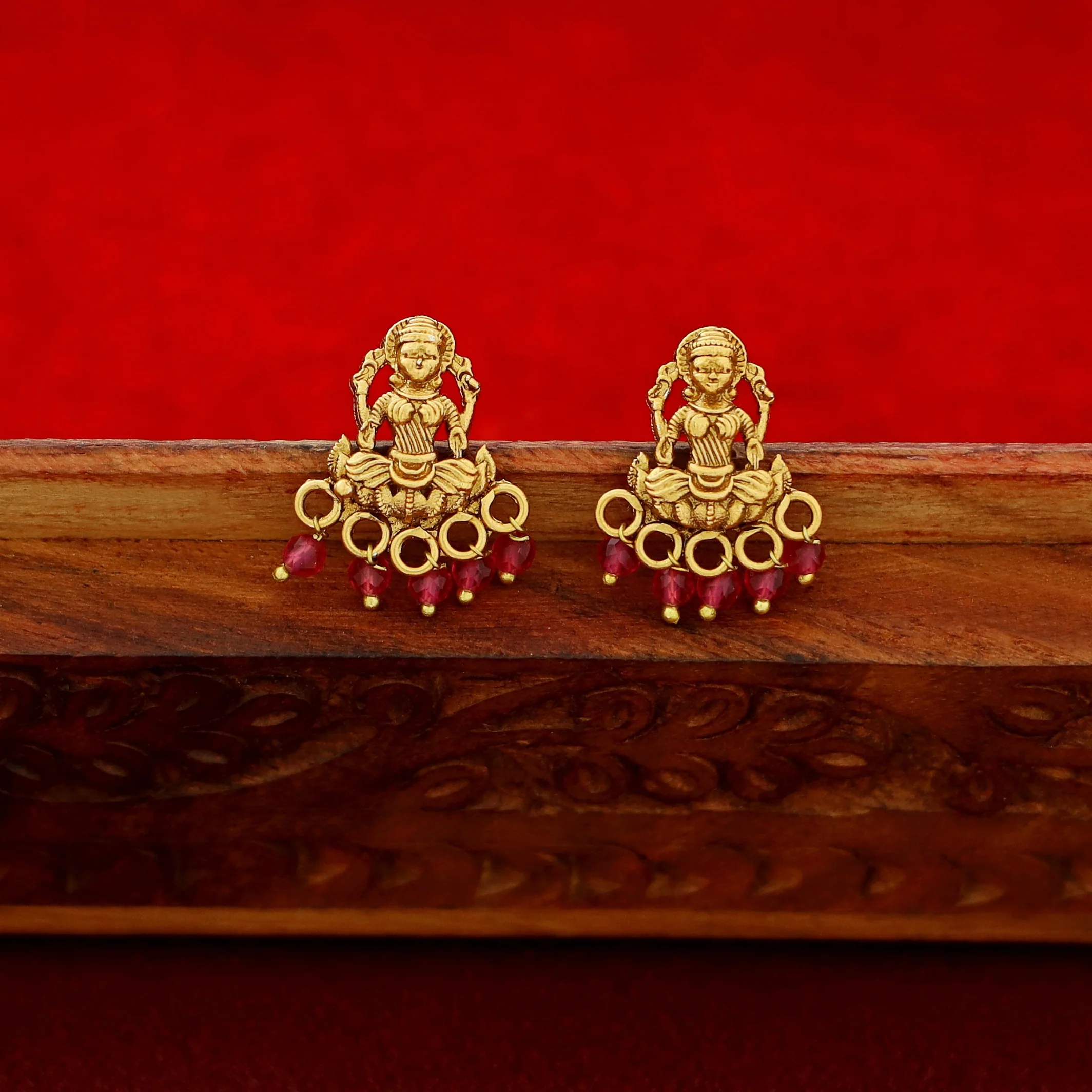 Prisha Devi Pearl Short Neckpiece With Earring - Image 8