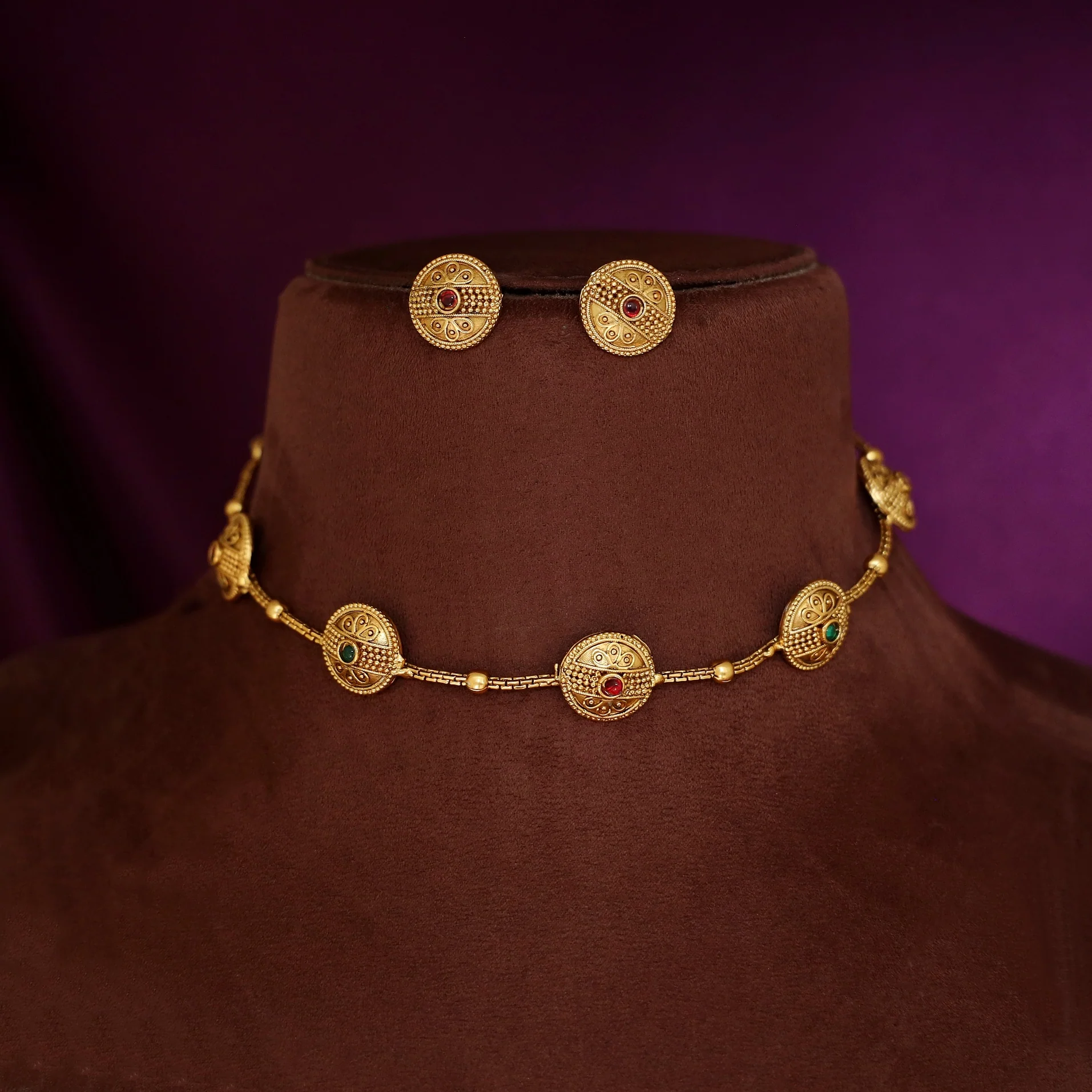 Purna 5 Circle Ball Choker With Stud - Image 6
