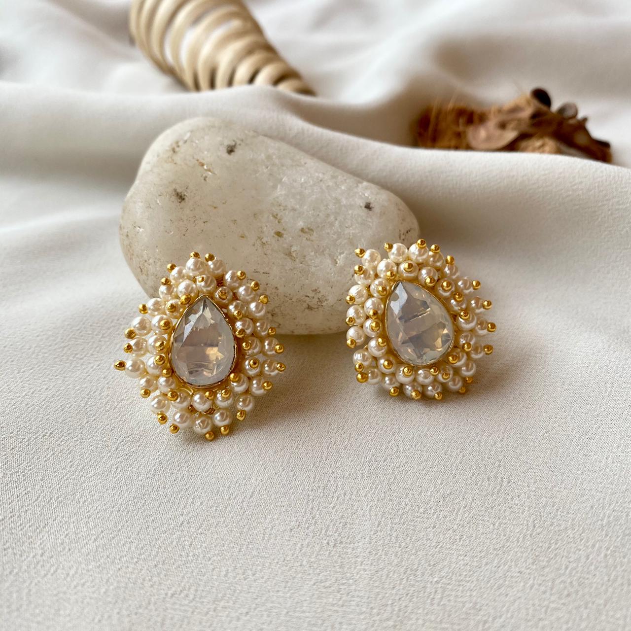 Queen Cluster Pearl Pear Stud - Image 11