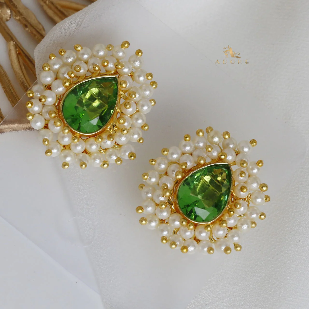 Queen Cluster Pearl Pear Stud - Image 15