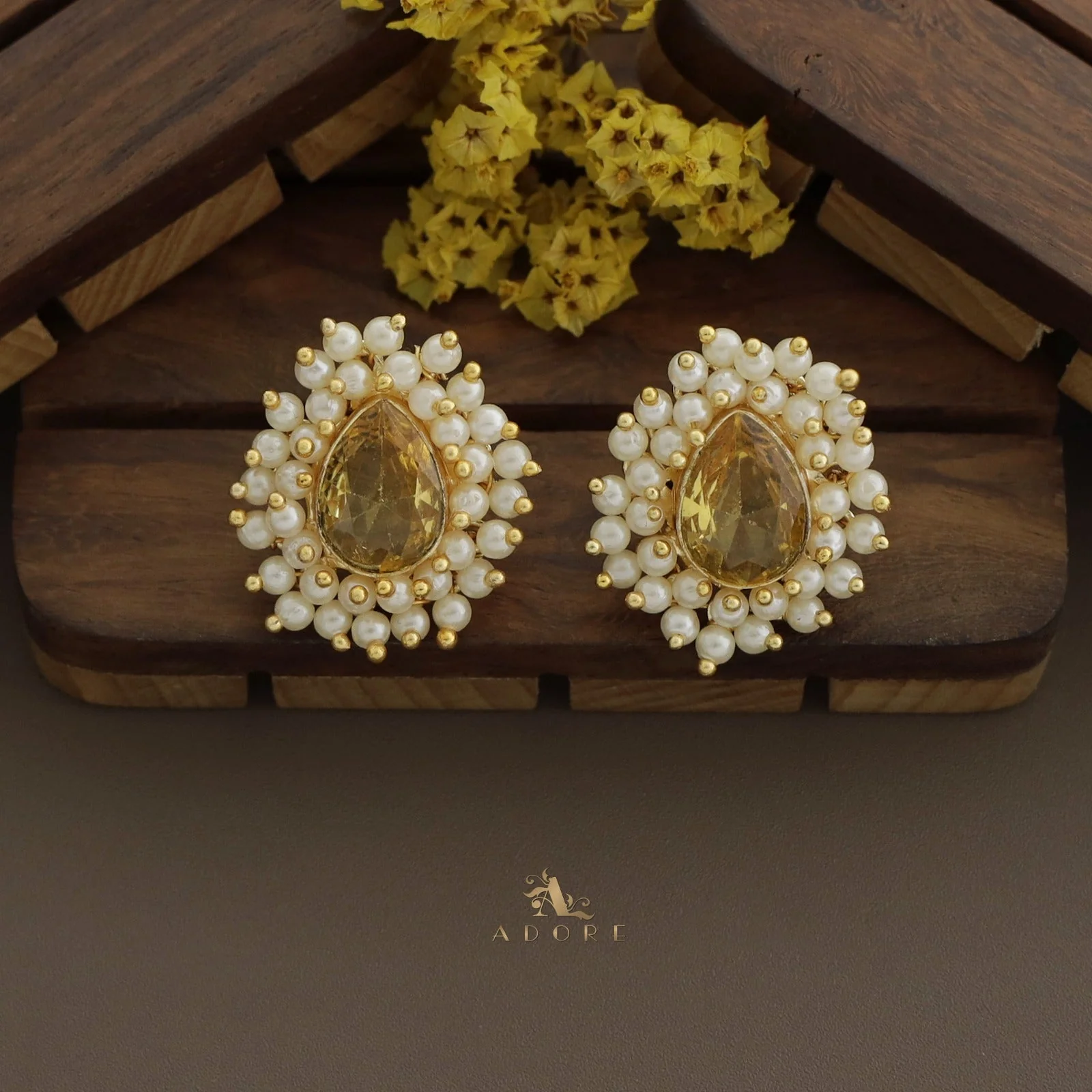 Queen Cluster Pearl Pear Stud - Image 17