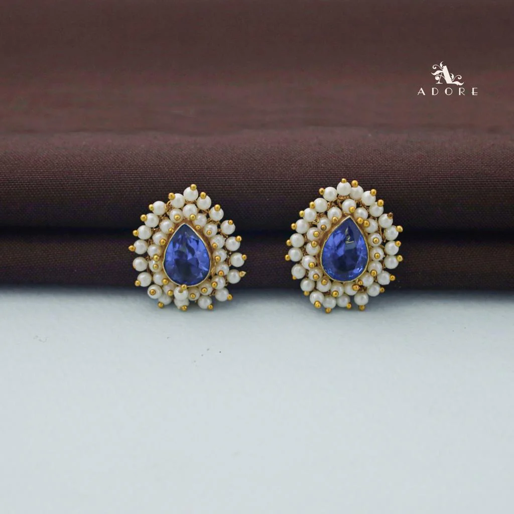 Queen Cluster Pearl Pear Stud - Image 19