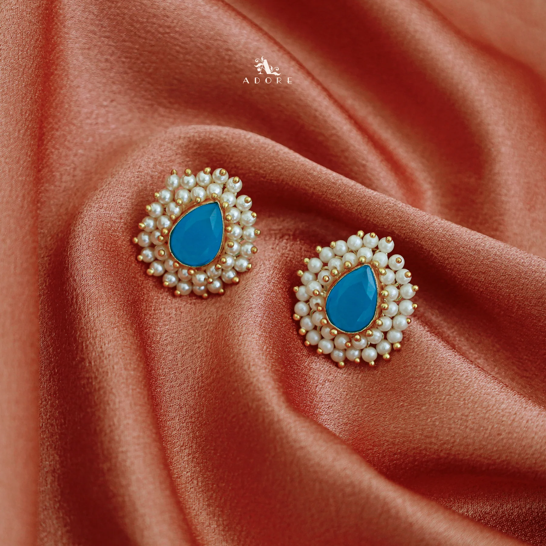 Queen Cluster Pearl Pear Stud - Image 21