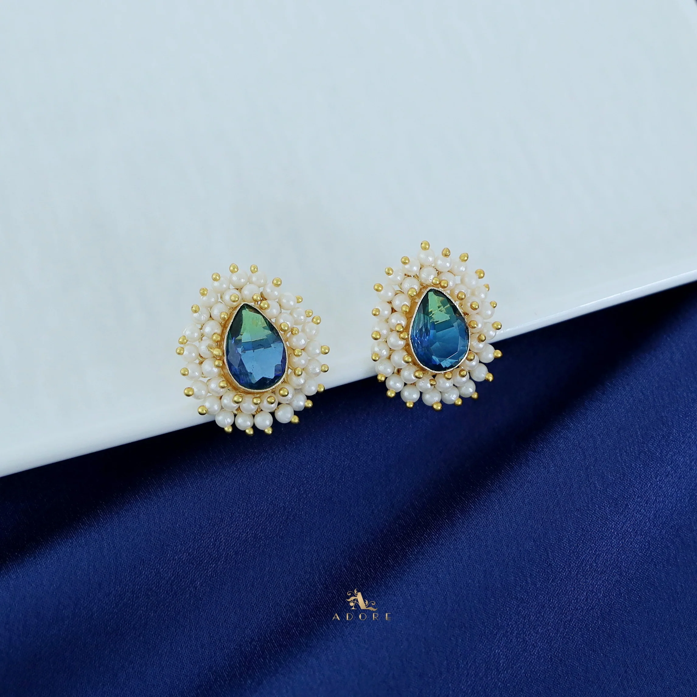 Queen Cluster Pearl Pear Stud - Image 22