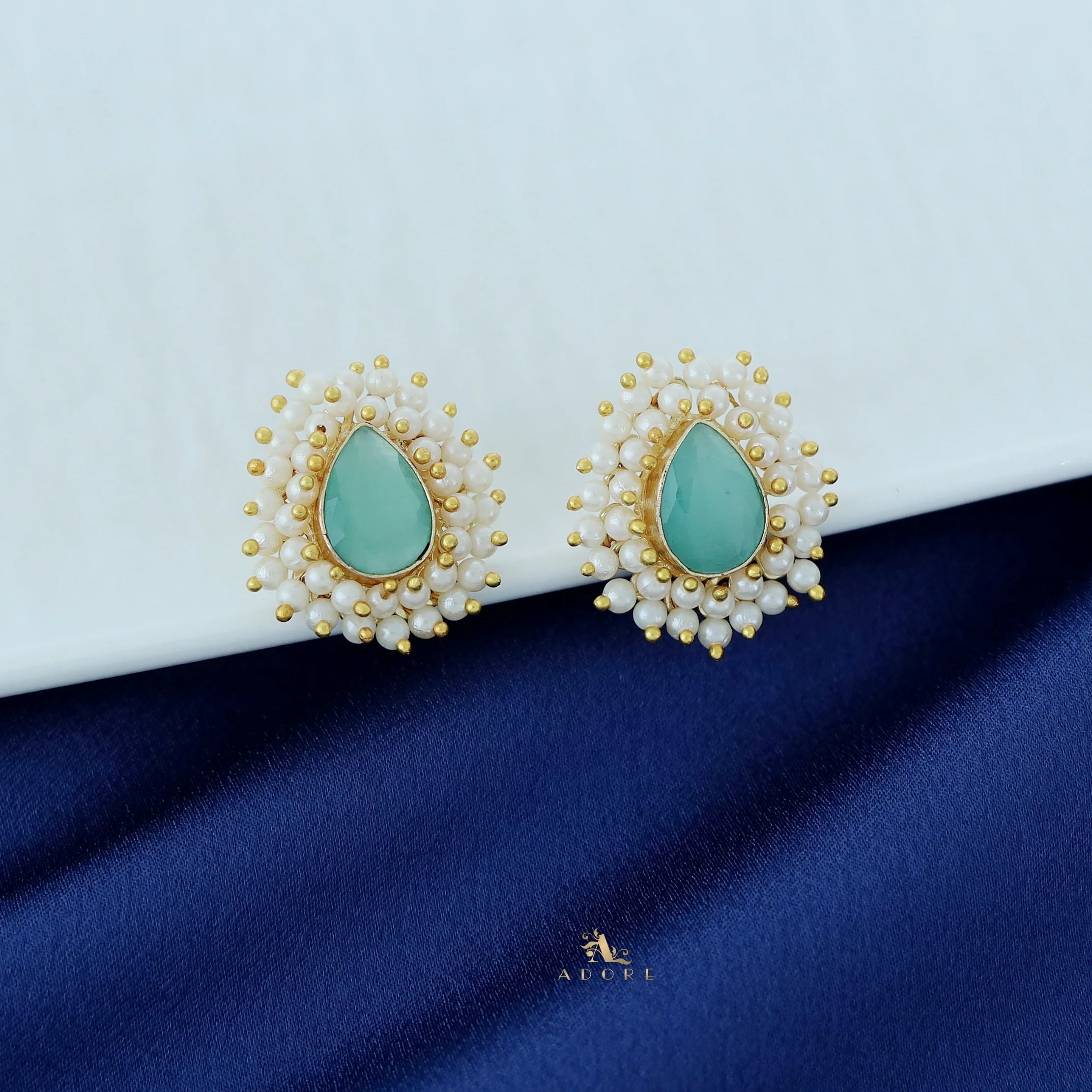 Queen Cluster Pearl Pear Stud - Image 27