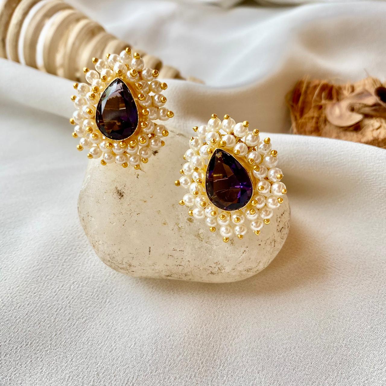 Queen Cluster Pearl Pear Stud - Image 9