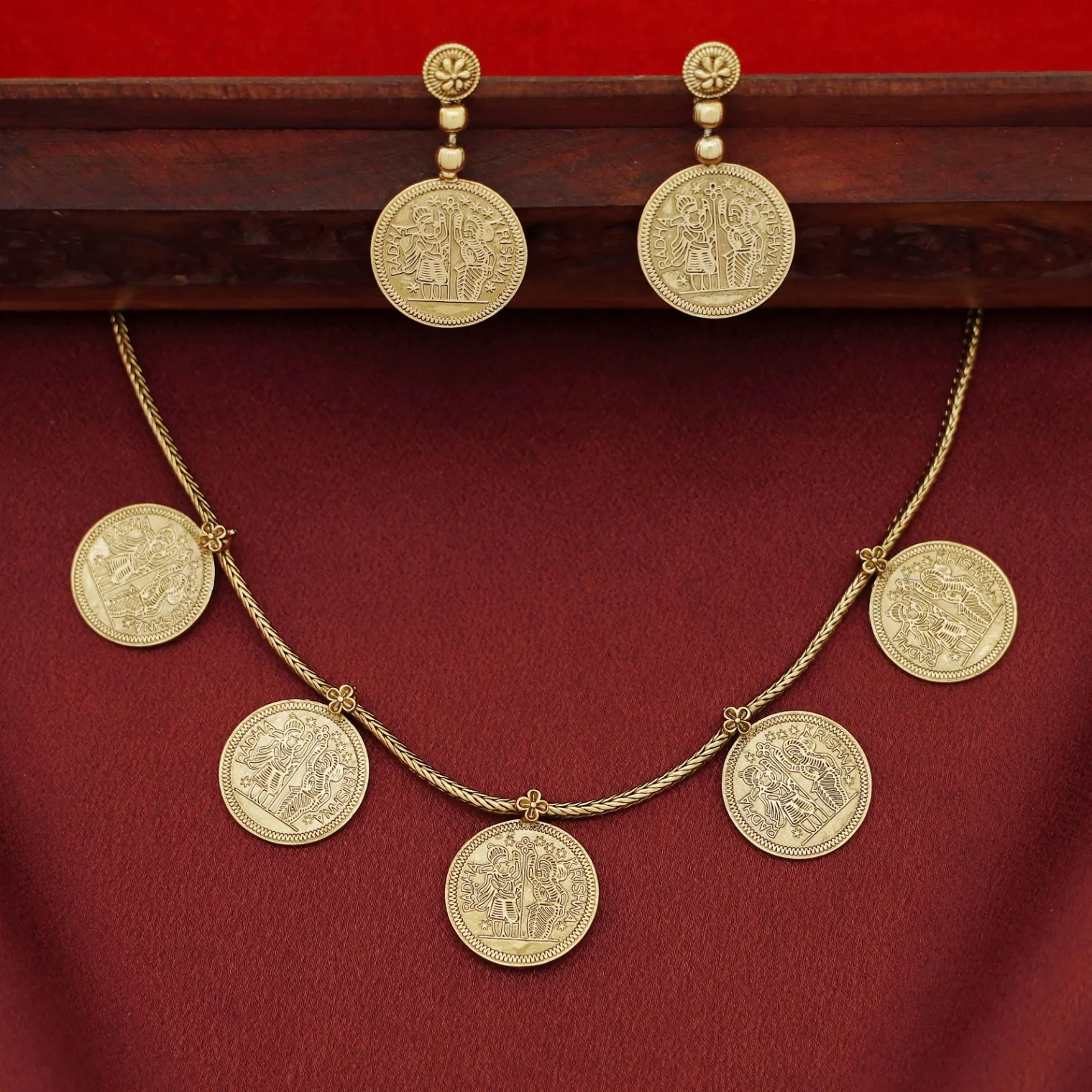 Radha Krishna Reversible 5 Coin Short Neckpiece With Earring - Image 3