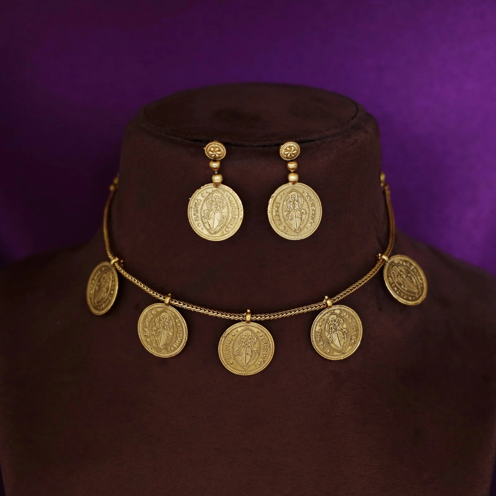 Radha Krishna Reversible 5 Coin Short Neckpiece With Earring - Image 4