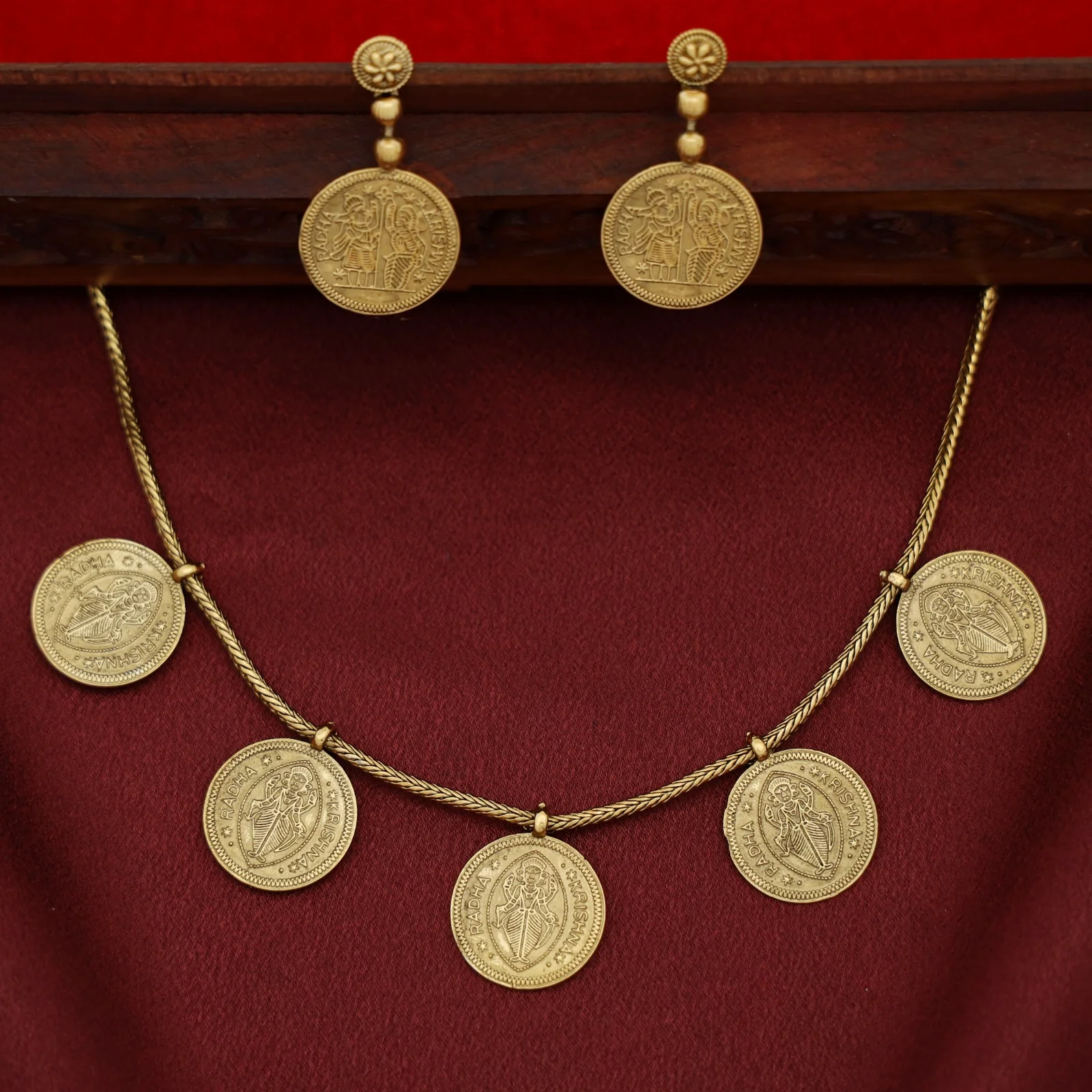 Radha Krishna Reversible 5 Coin Short Neckpiece With Earring - Image 5
