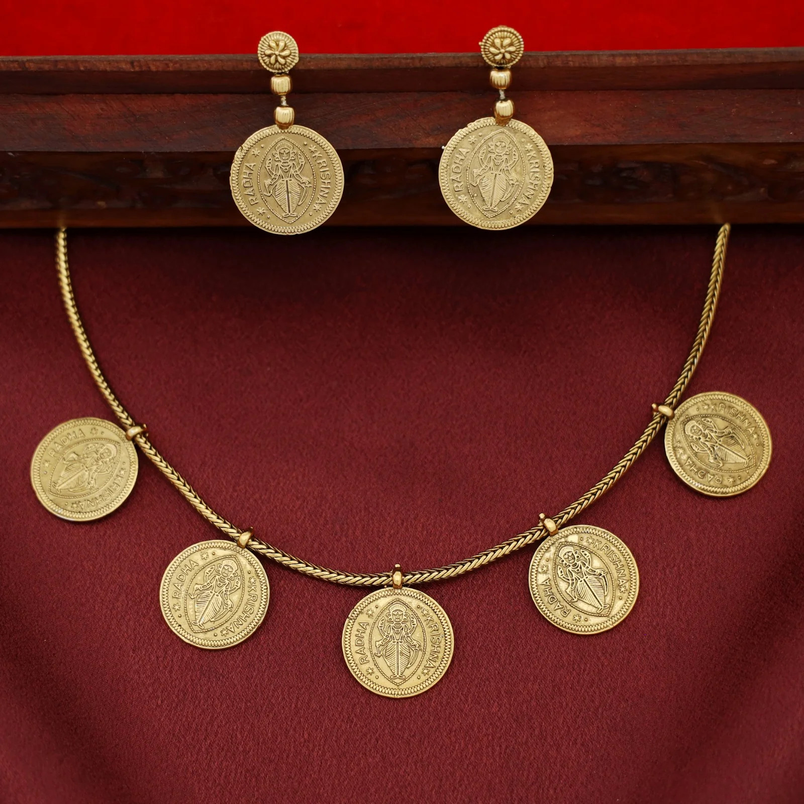 Radha Krishna Reversible 5 Coin Short Neckpiece With Earring - Image 6