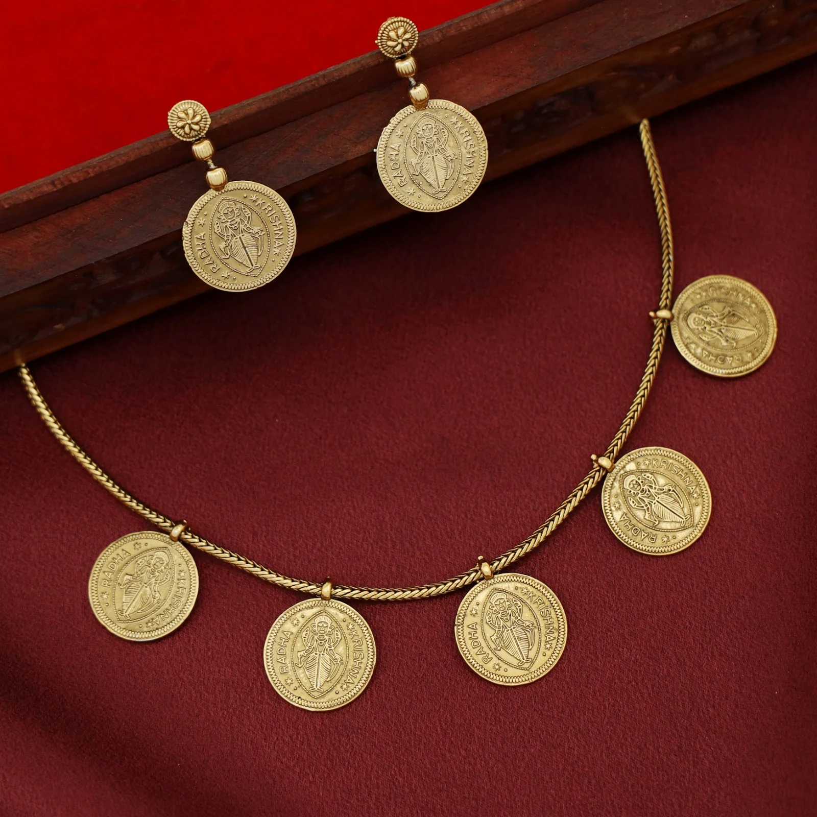 Radha Krishna Reversible 5 Coin Short Neckpiece With Earring - Image 7