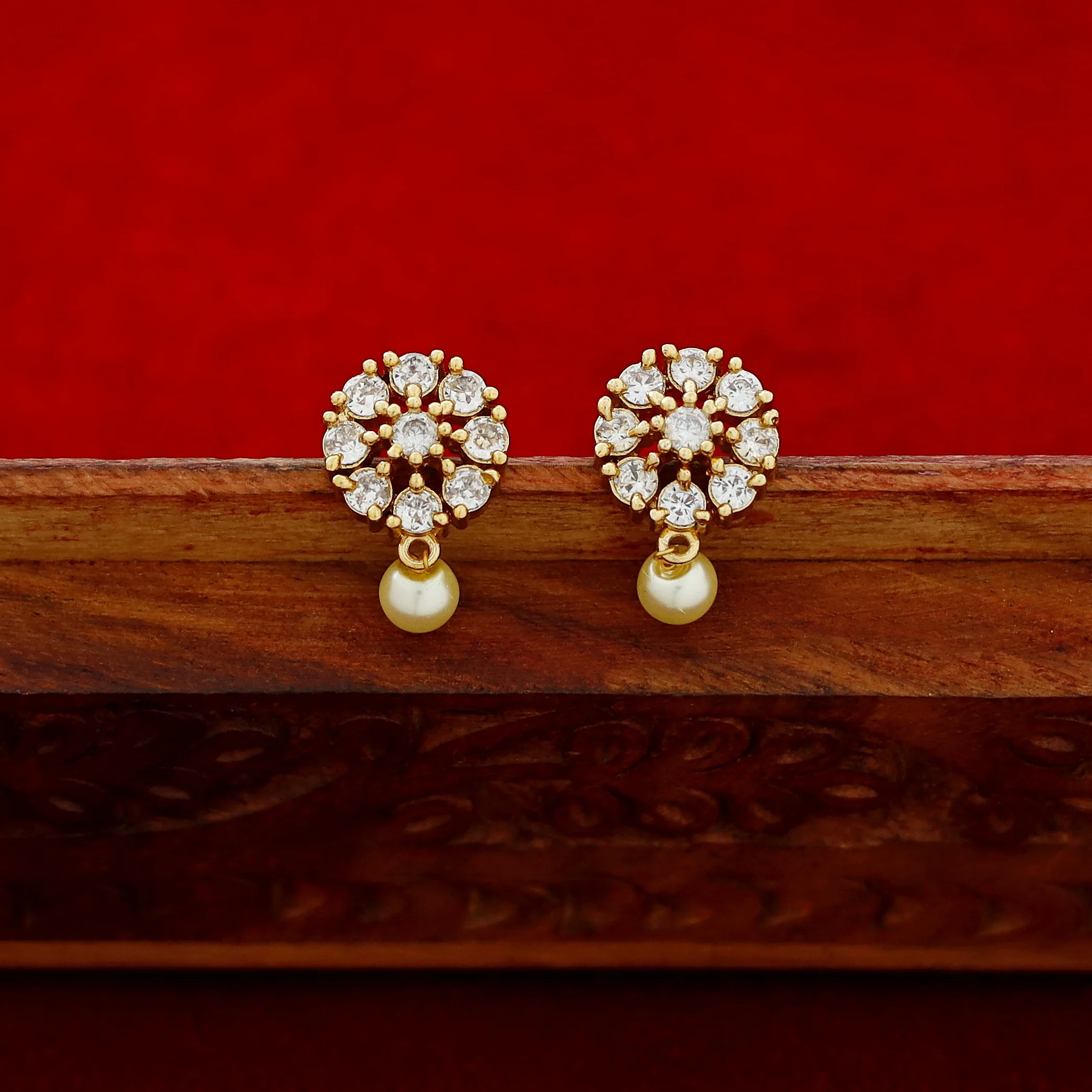 Rageswari Pearl Tetra Flower Choker With Earring - Image 5