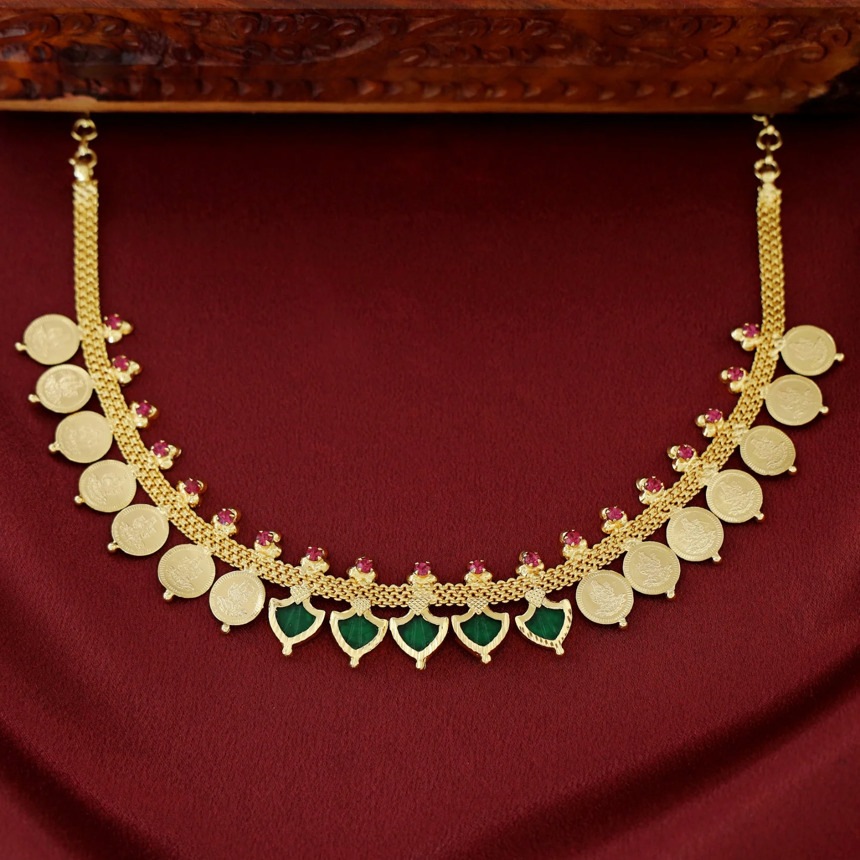 Ragini Devi Palakka Kashi Short Neckpiece - Image 2