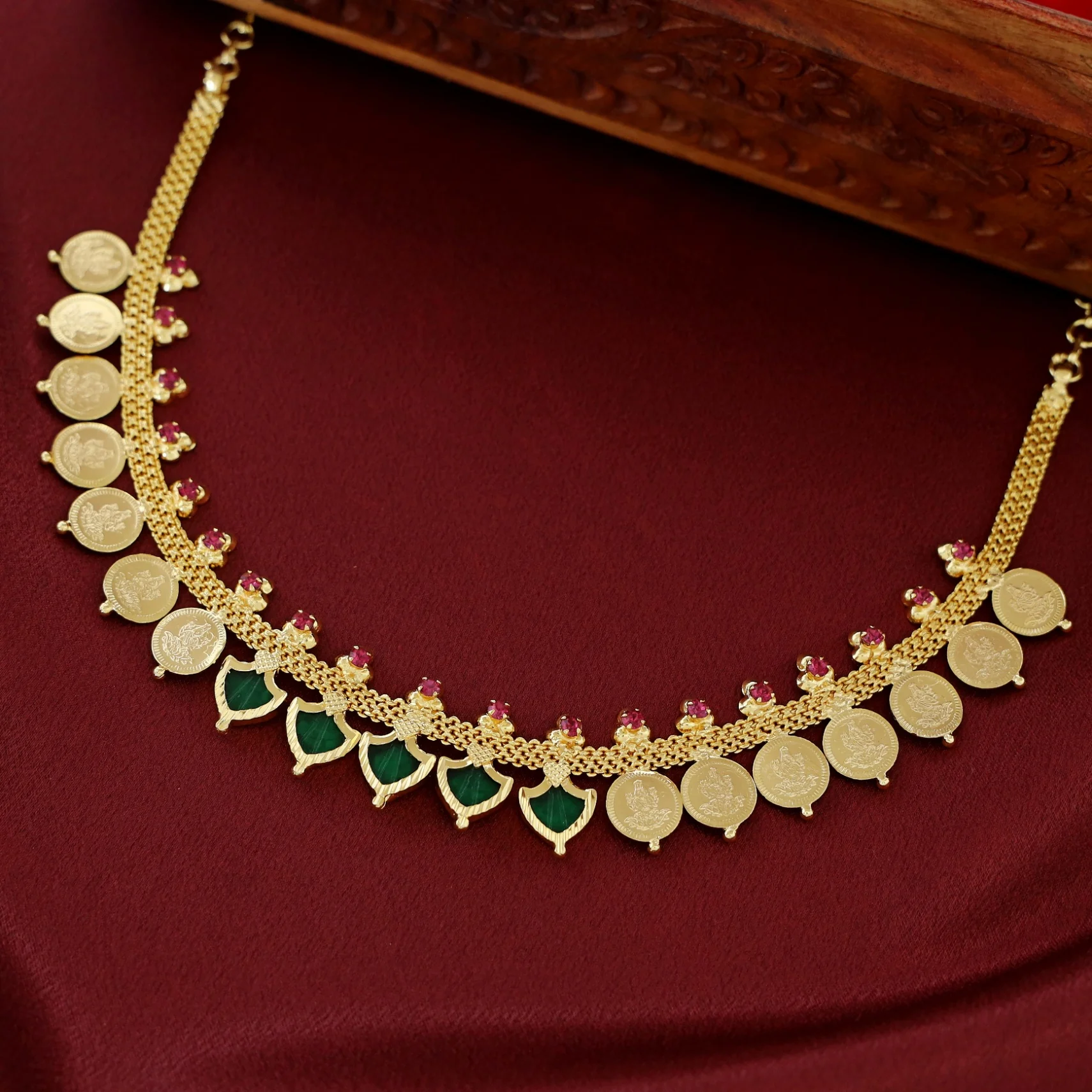 Ragini Devi Palakka Kashi Short Neckpiece - Image 6