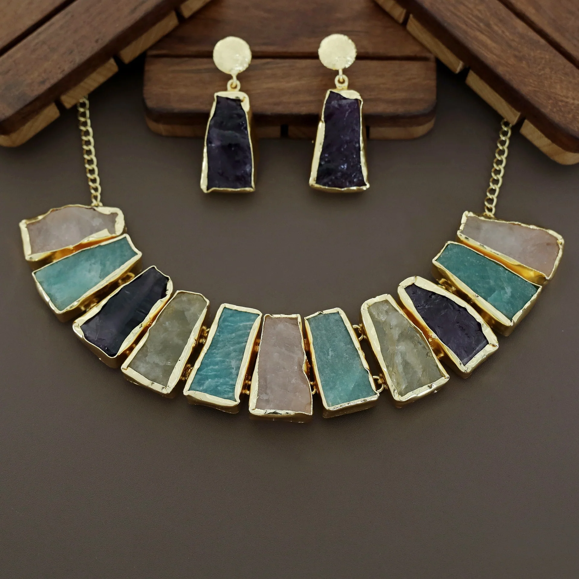 Raw Stone Ainsley Neckpiece With Earring - Image 9