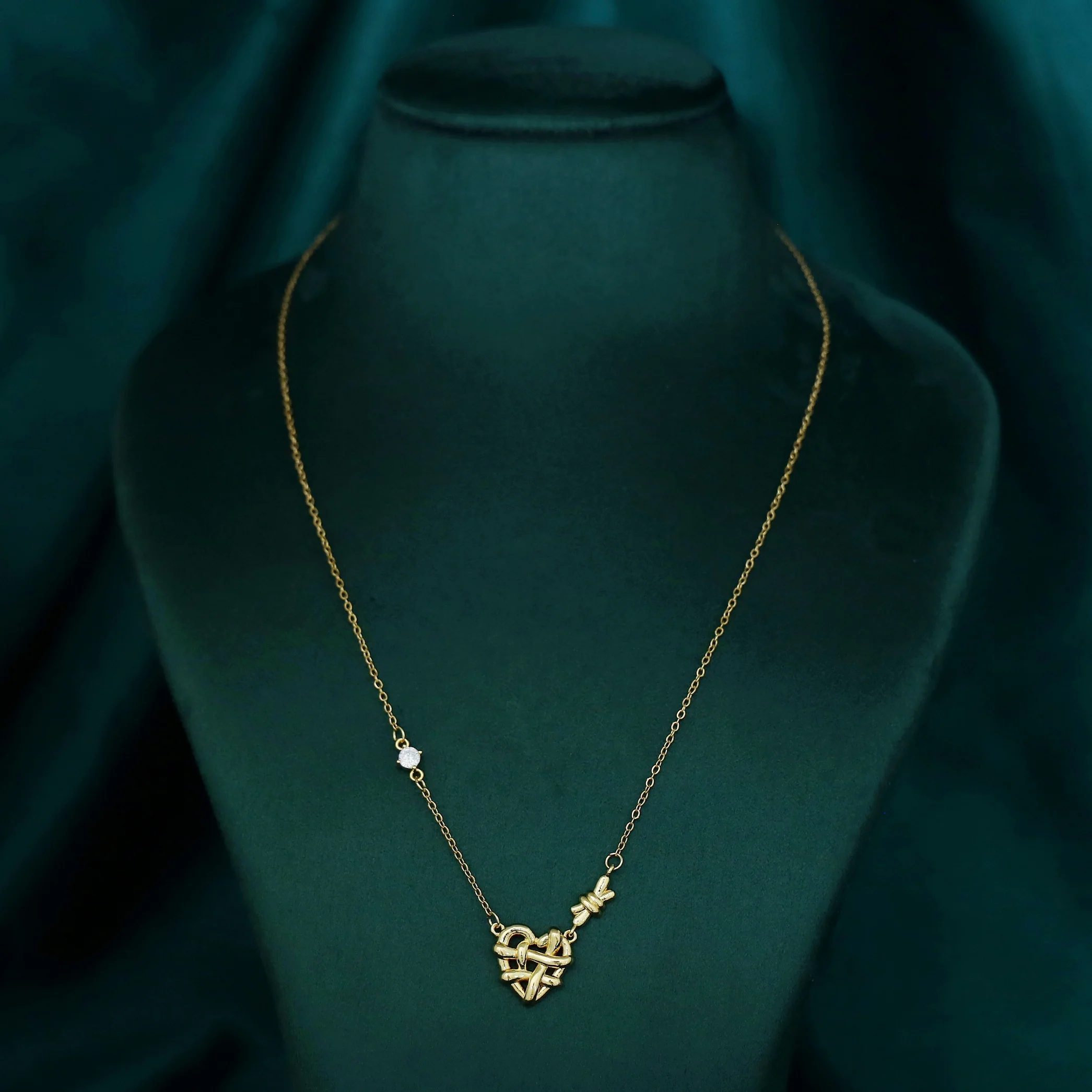 Raya Golden Heart Knot Neckpiece - Image 3