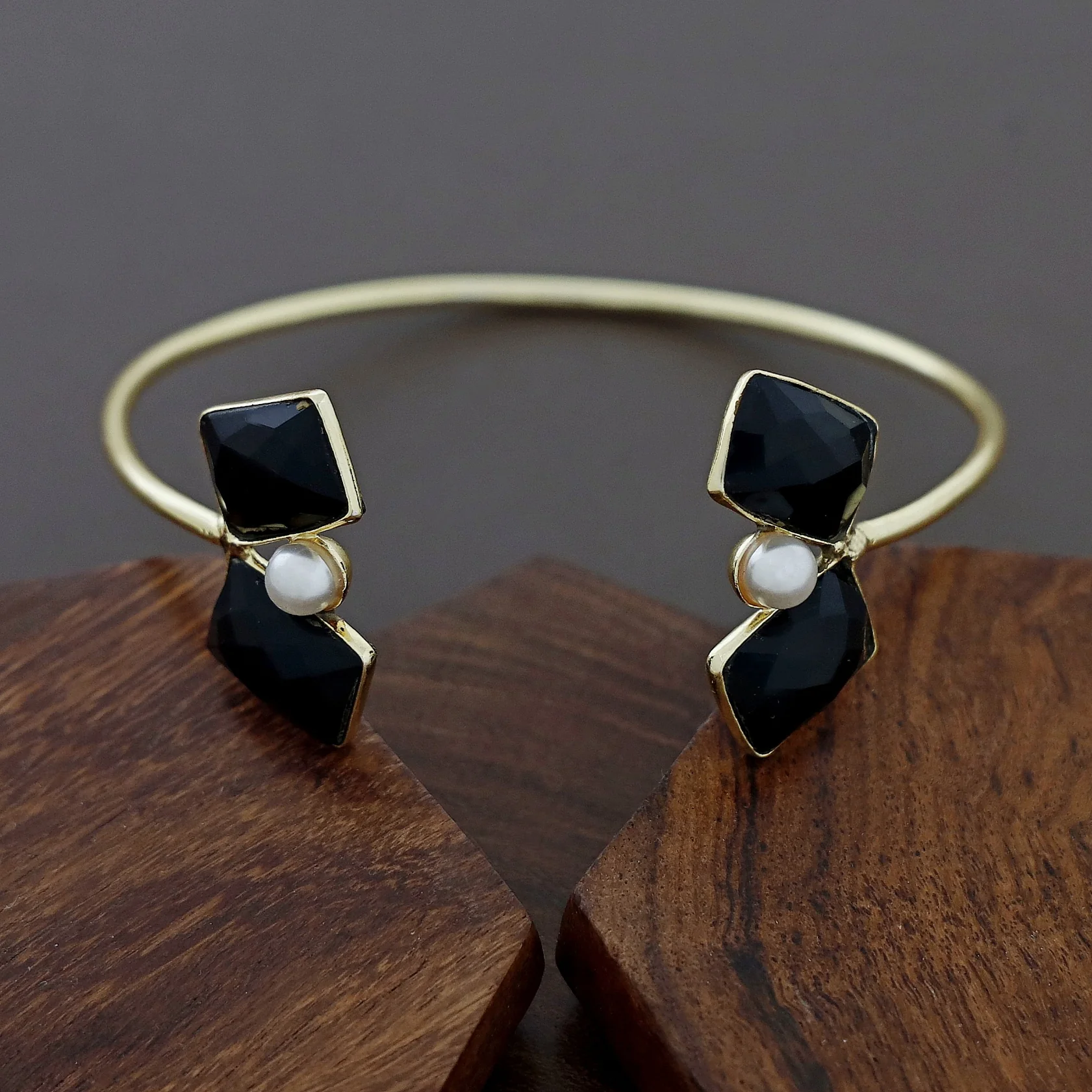 Tetra Rectangle Glossy + Pearl Bangle - Image 14