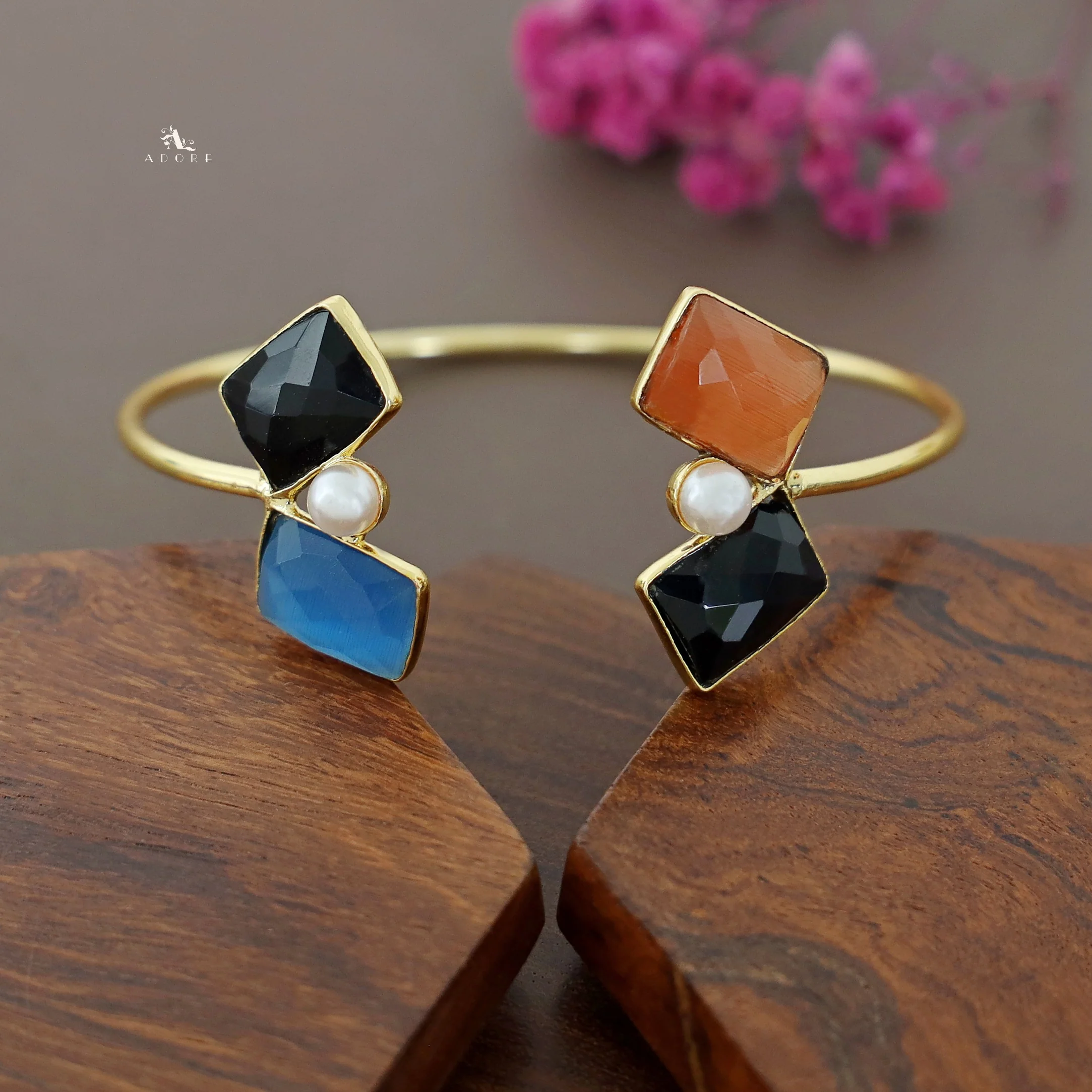Tetra Rectangle Glossy + Pearl Bangle - Image 3