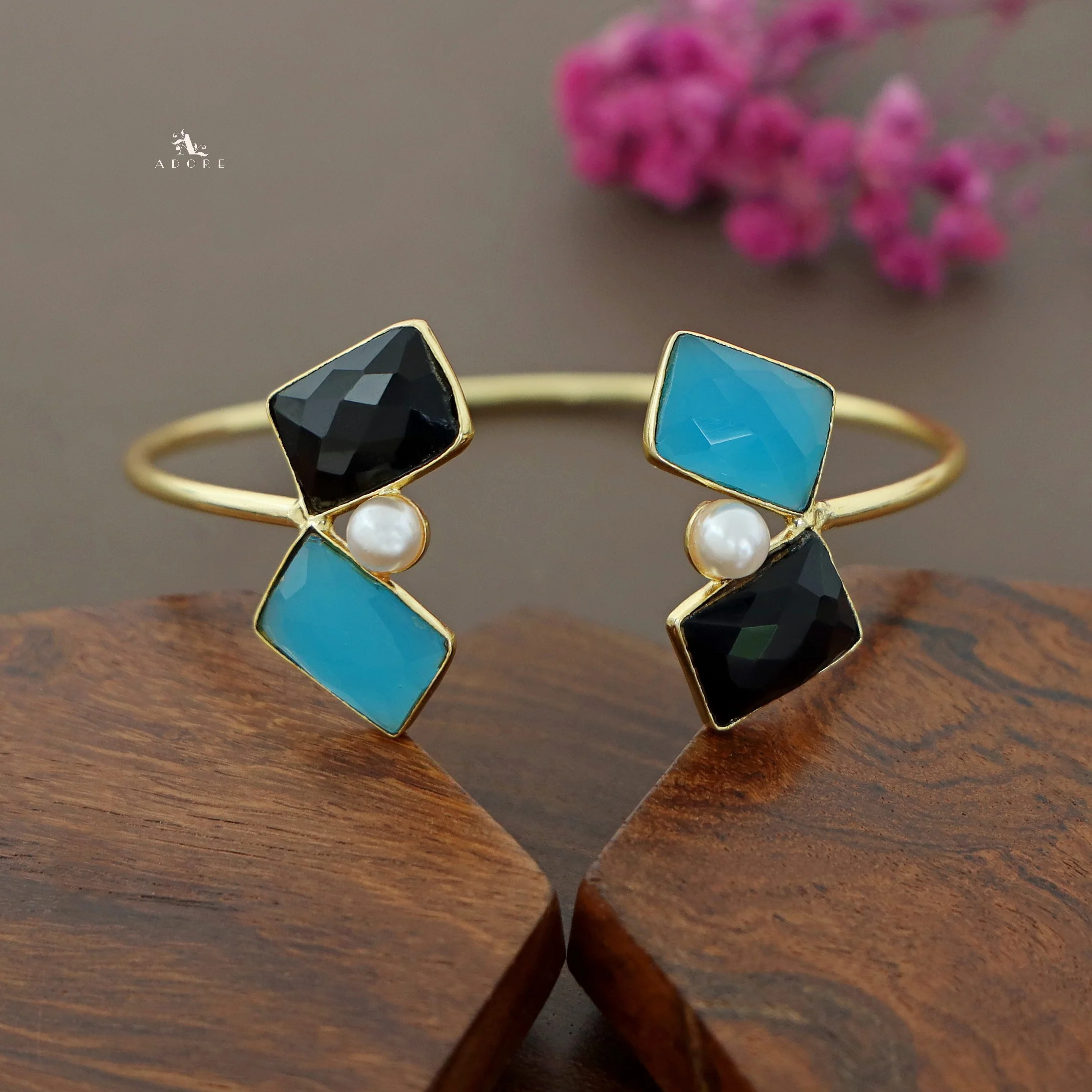Tetra Rectangle Glossy + Pearl Bangle - Image 4