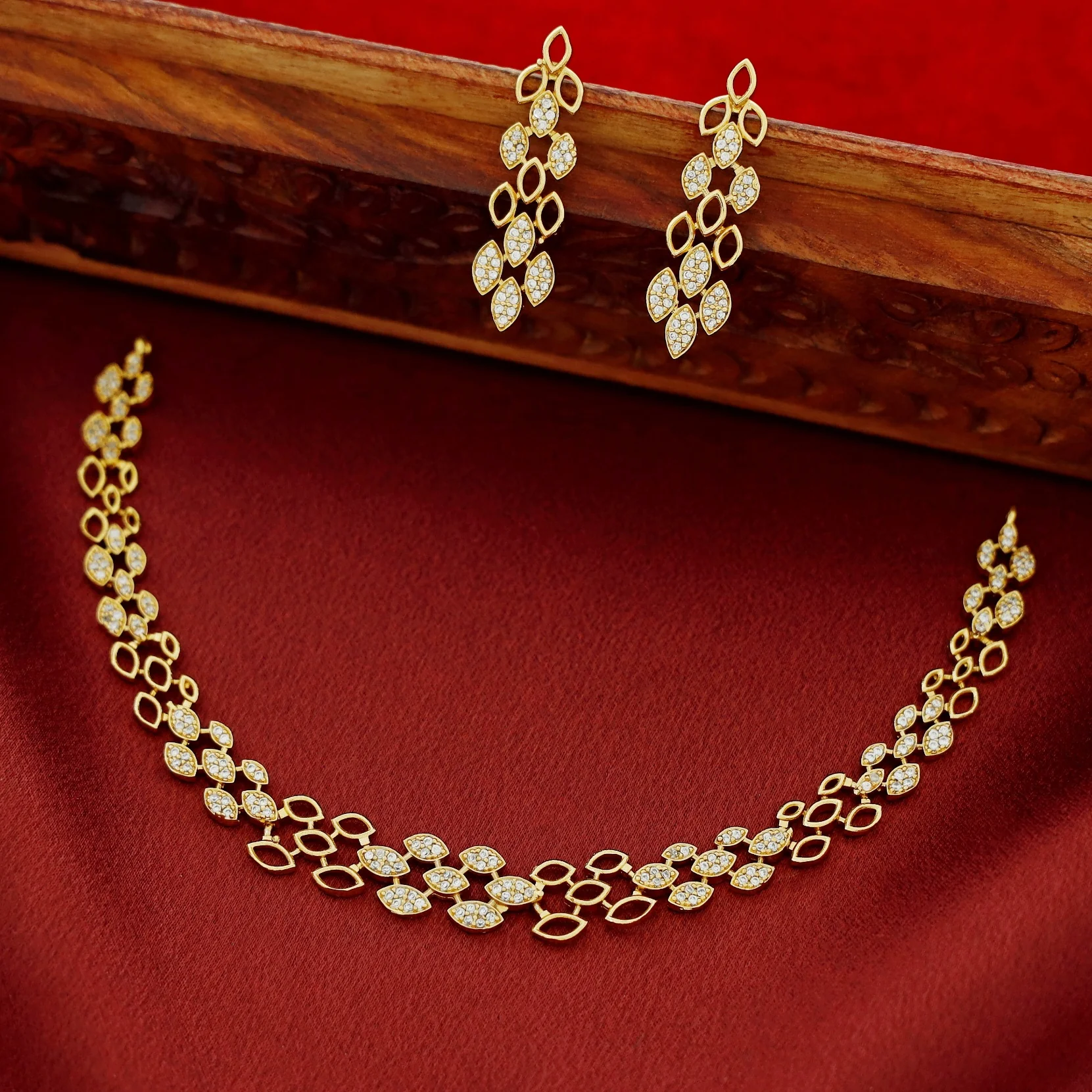 Reeva Golden AD Short Neckpiece With Earring - Image 3