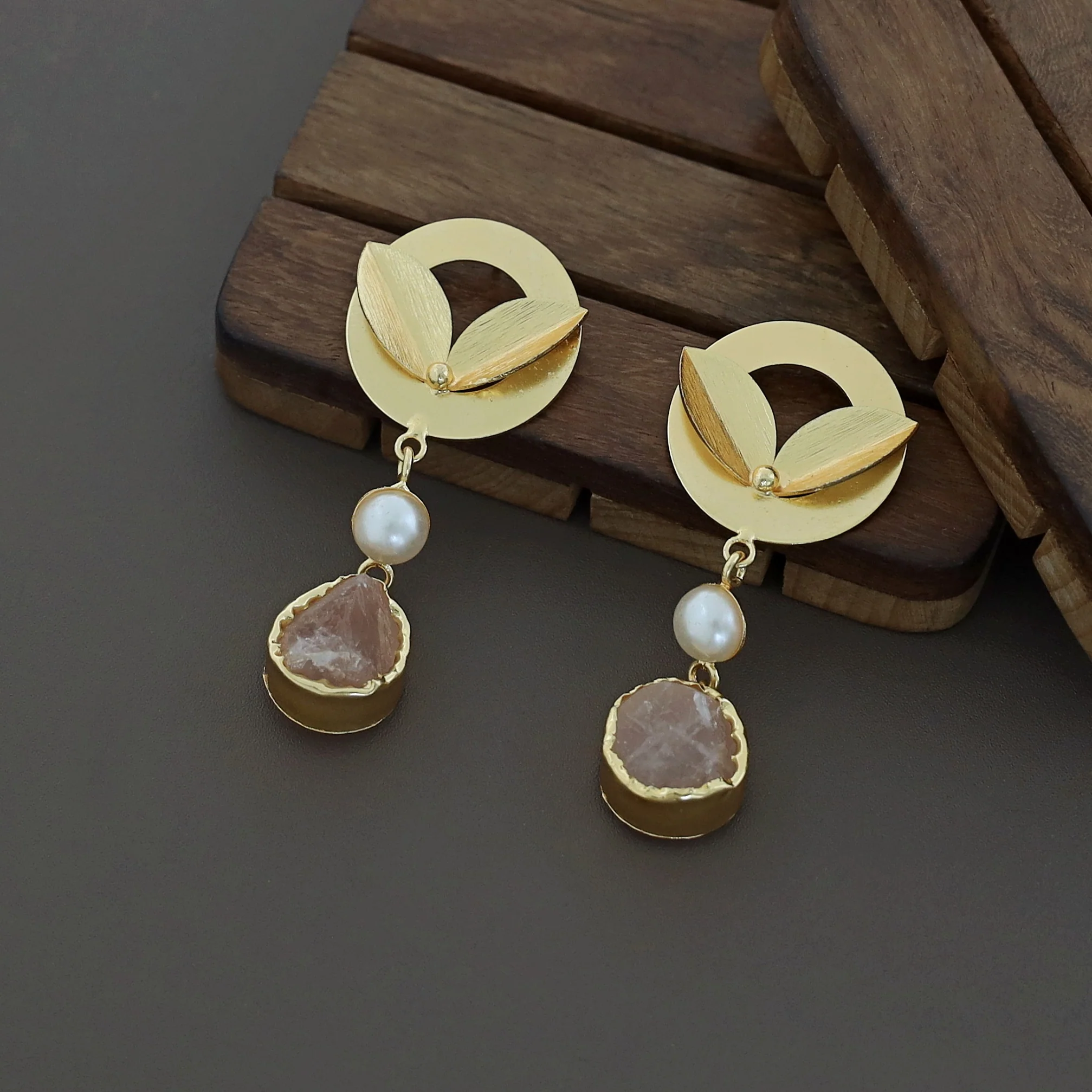 Reha Leafy Pearl Raw Stone Earring - Image 8