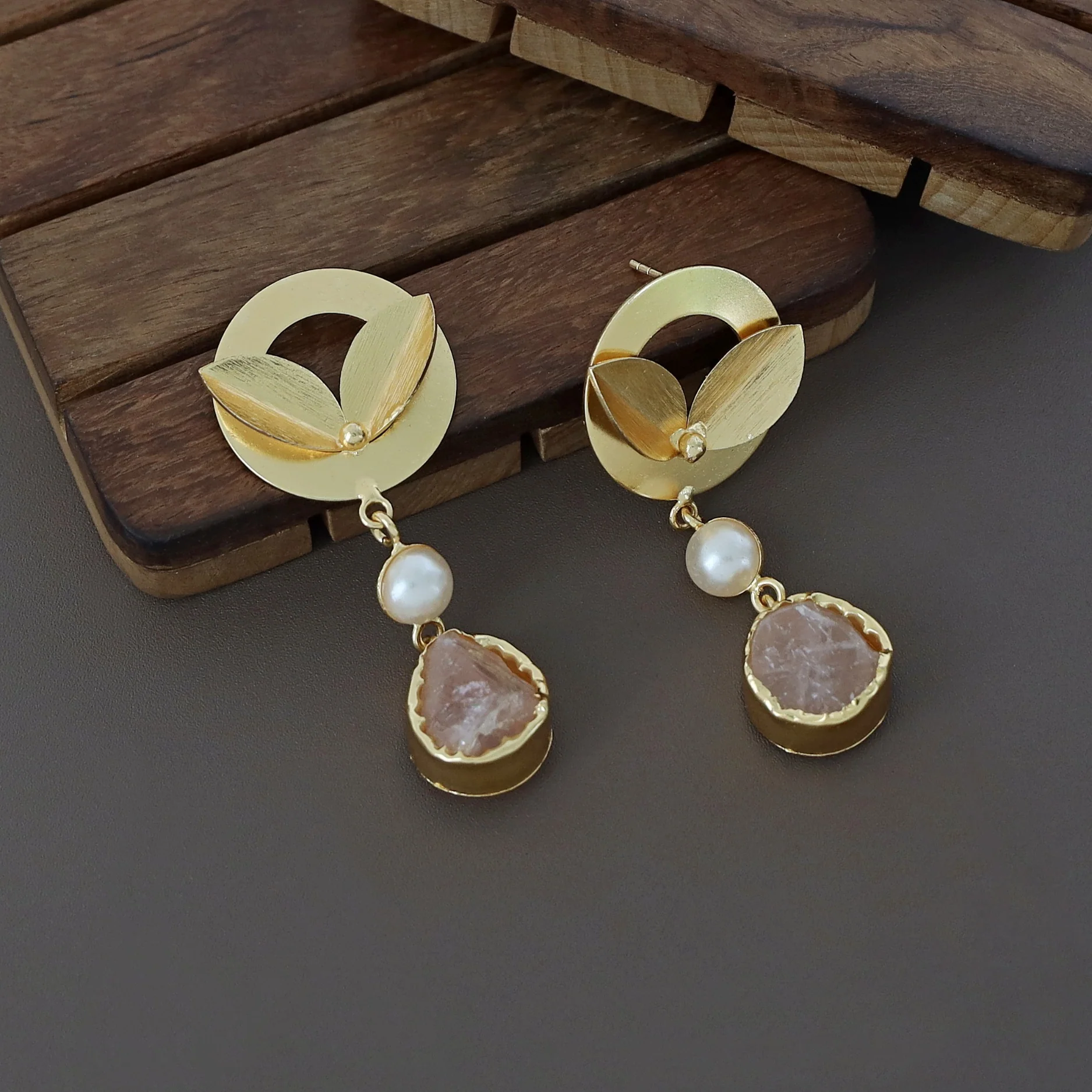 Reha Leafy Pearl Raw Stone Earring - Image 9