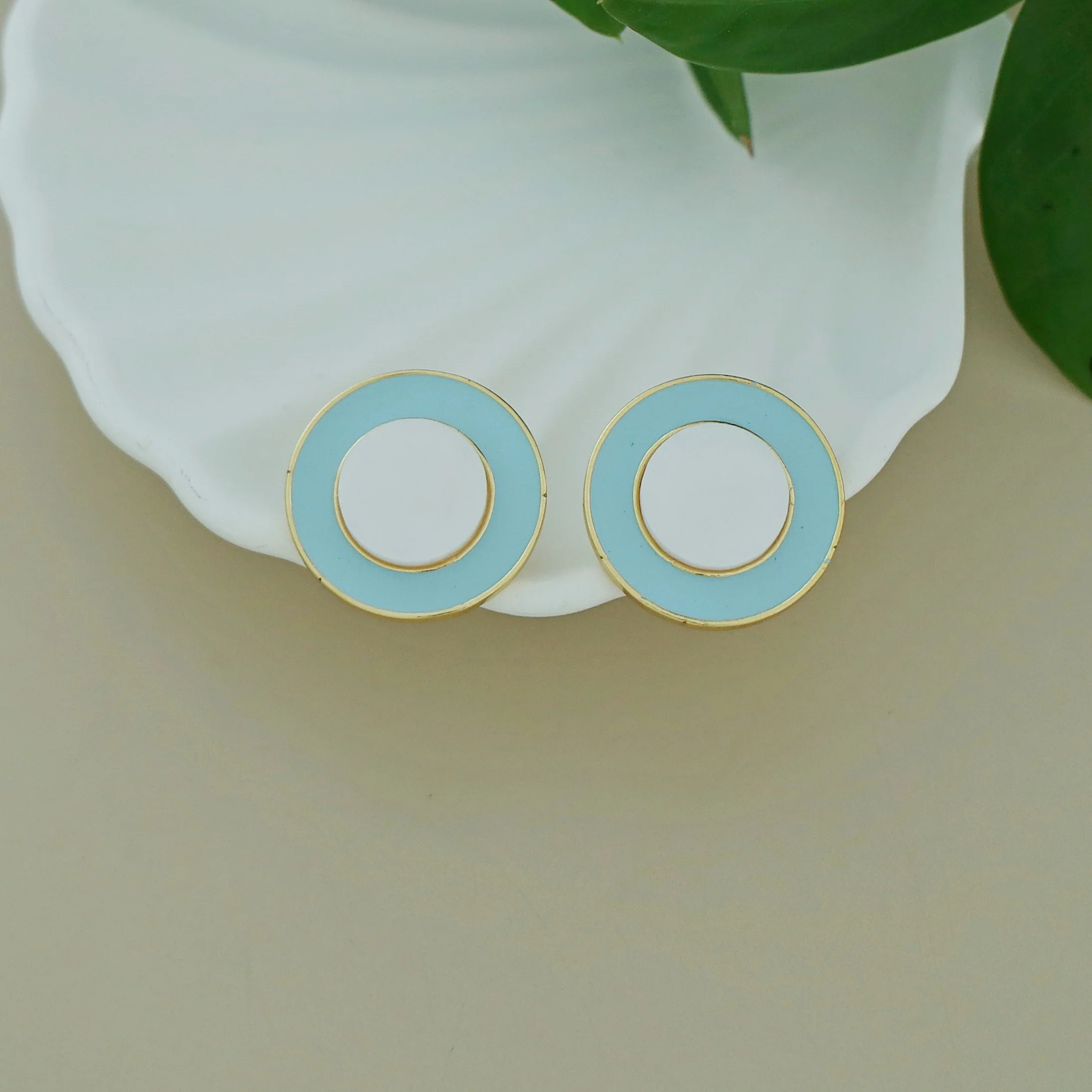 Reina MOP Circle Earring - Image 4