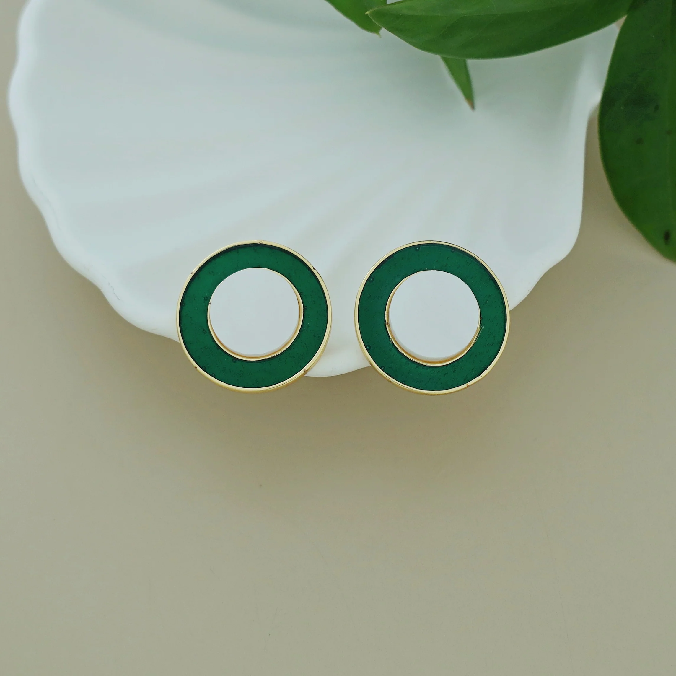 Reina MOP Circle Earring - Image 5