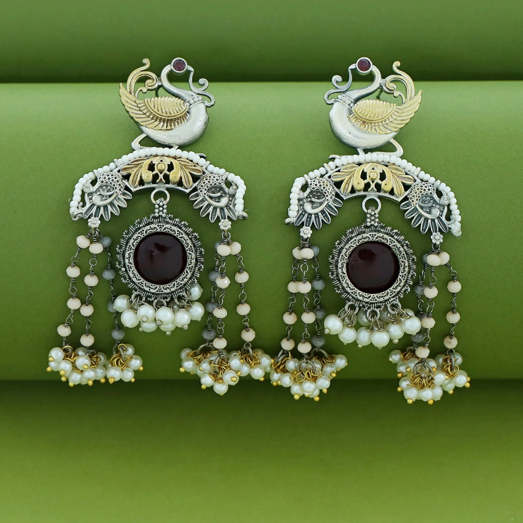 Relna Glossy Pearl Earring - Image 4